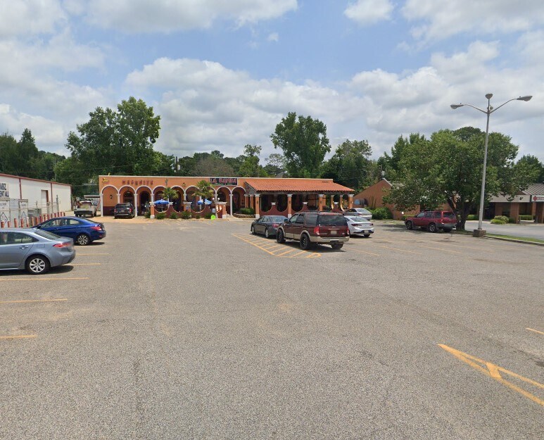 1301 McFarland Blvd NE Tuscaloosa, AL 35406 Retail Property for Lease