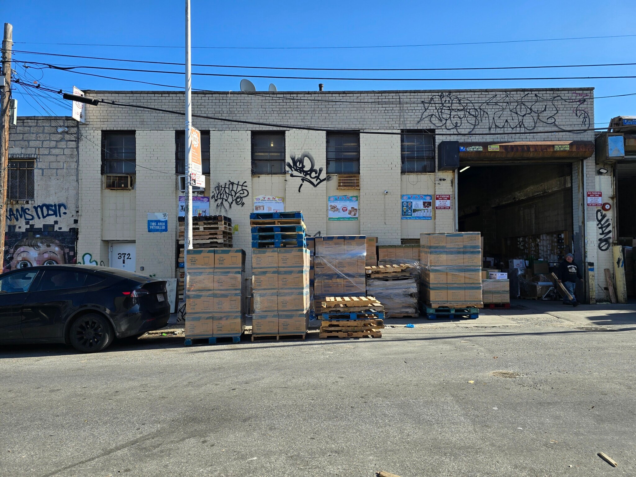 372 Ten Eyck St, Brooklyn, NY for Rent