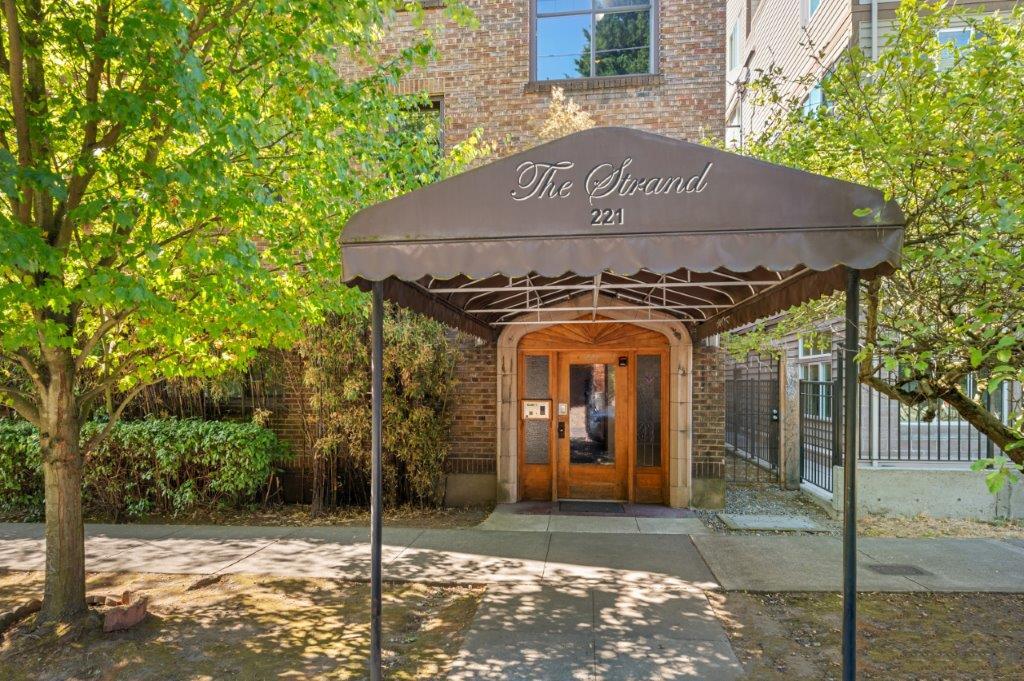 221 Belmont Ave E, Seattle, WA for Sale