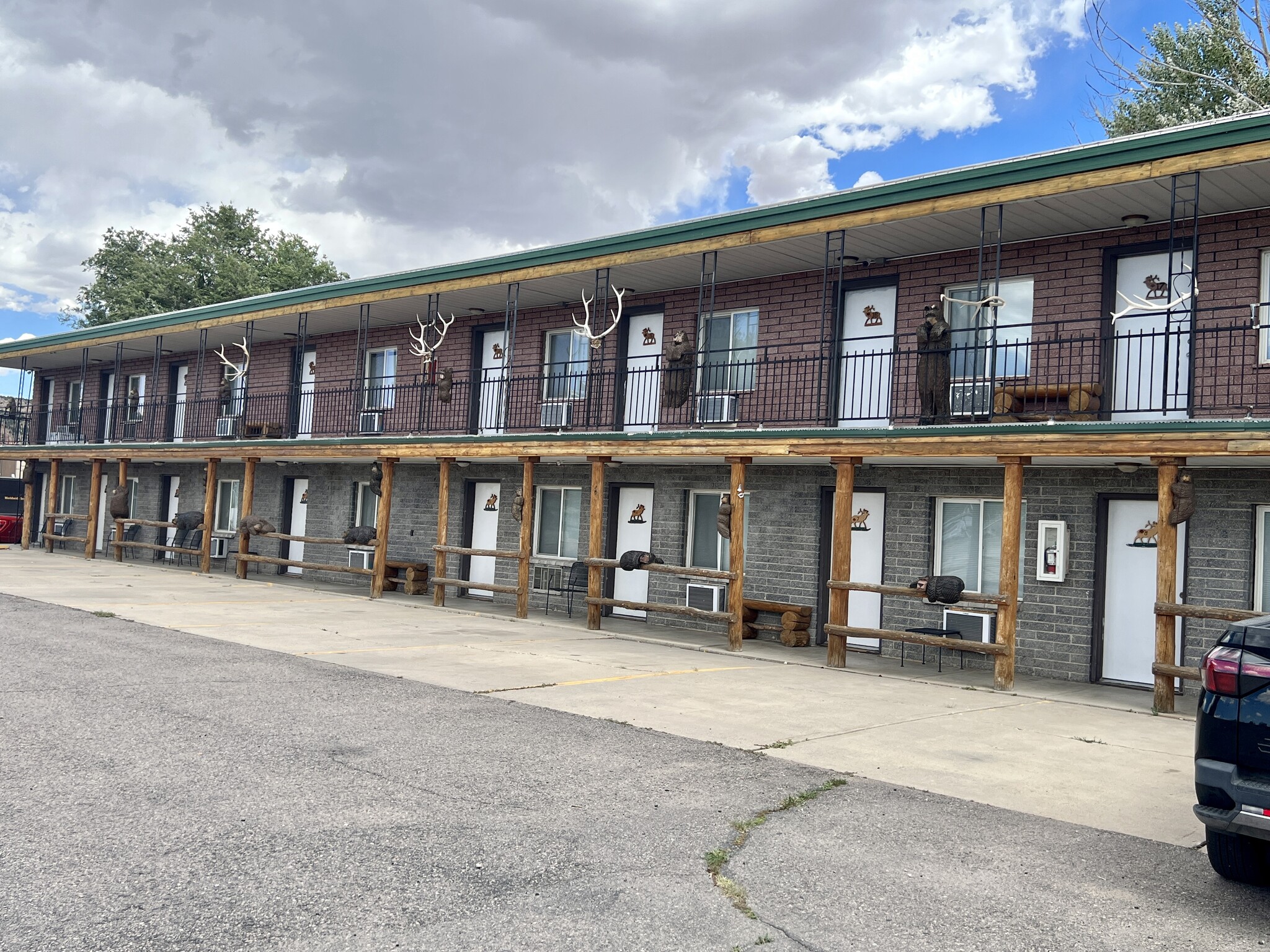 501 S 6th St, Thermopolis, WY for Sale