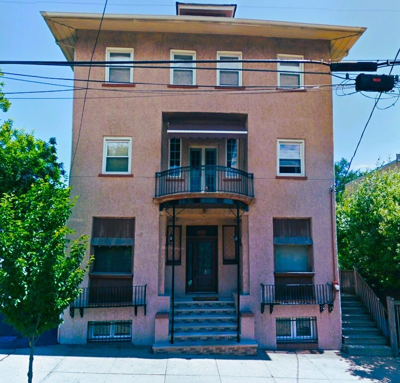 233 Sand Ln, Staten Island, NY for Sale