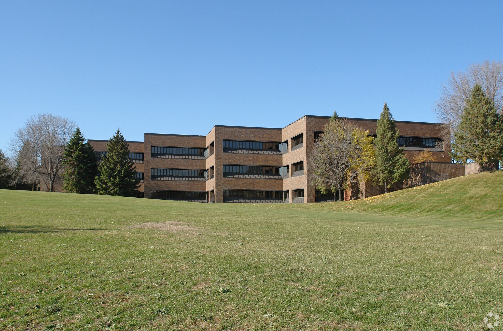 14615 Lone Oak Rd, Eden Prairie, MN for Sale