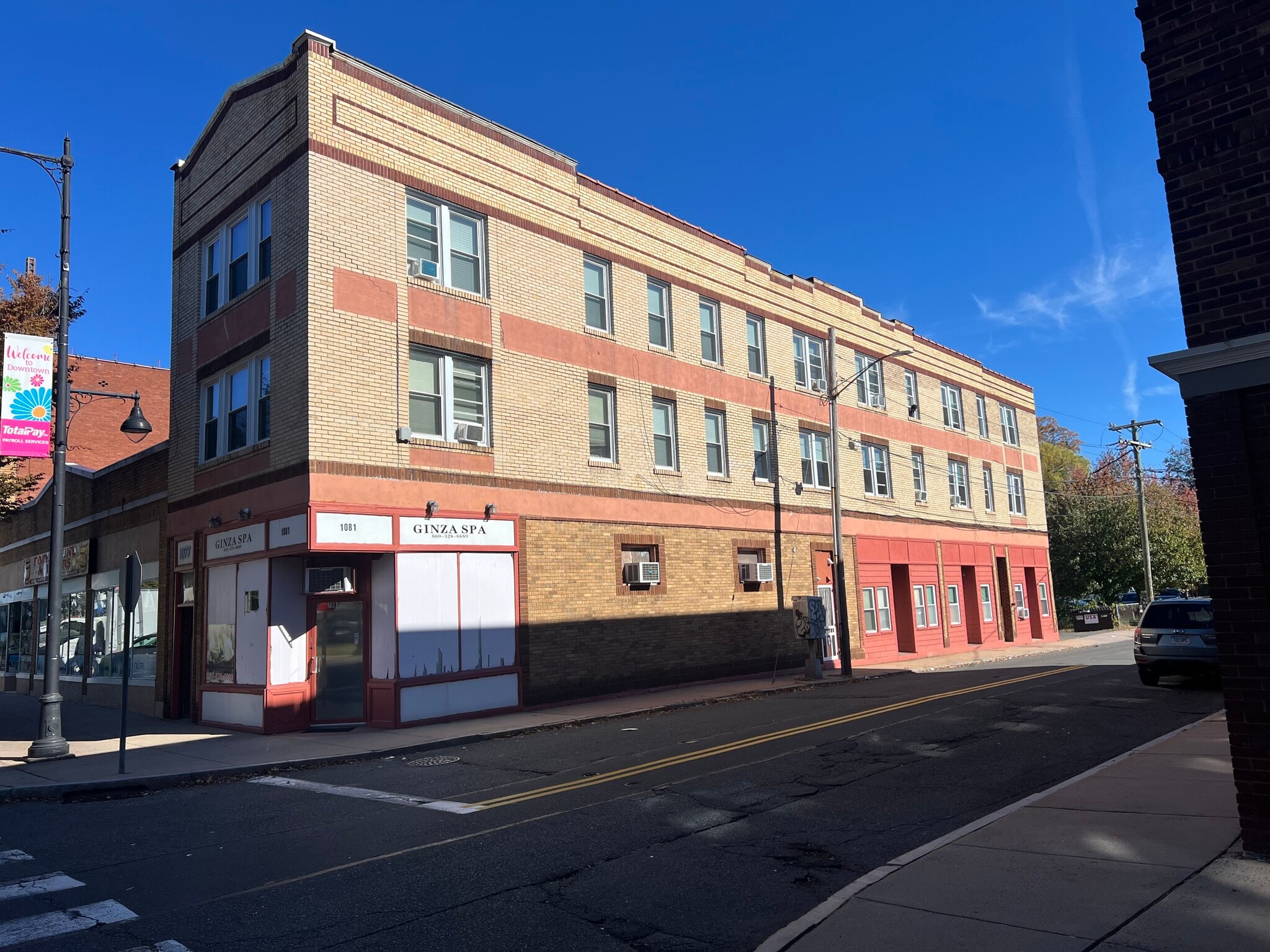 1077 Main St, Manchester, CT for Sale