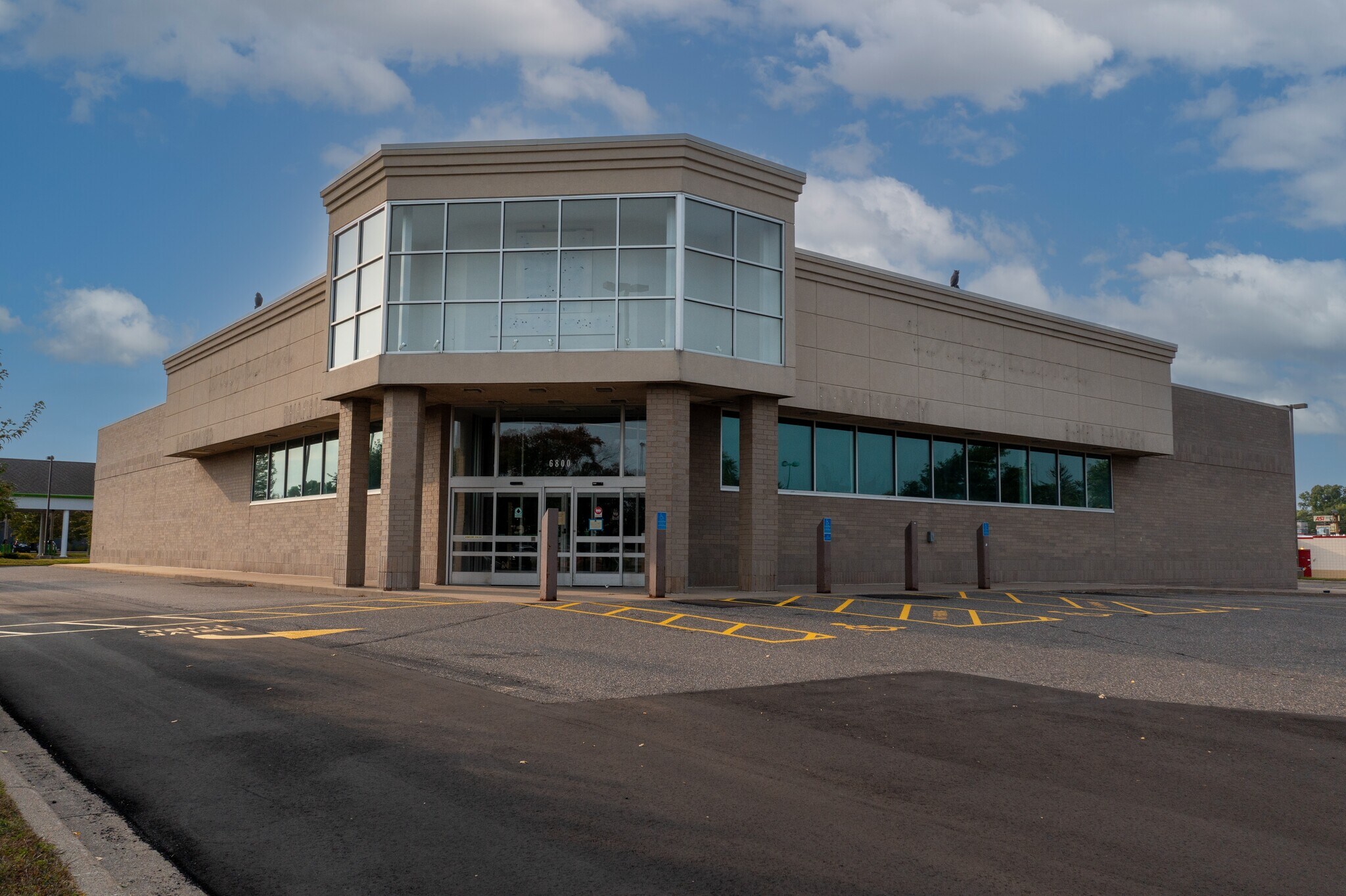 6800 Bass Lake Rd, Crystal, MN for Sale