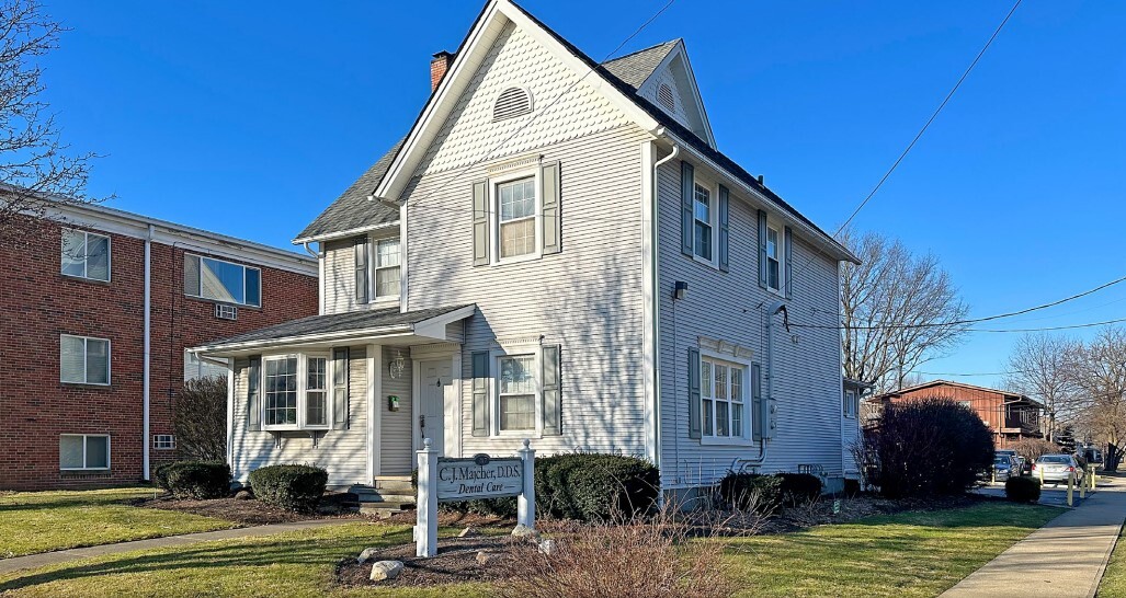 387 Front St, Berea, OH for Sale