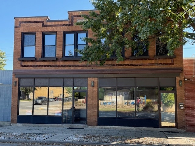 228 E Court Ave, Jeffersonville, IN for Rent