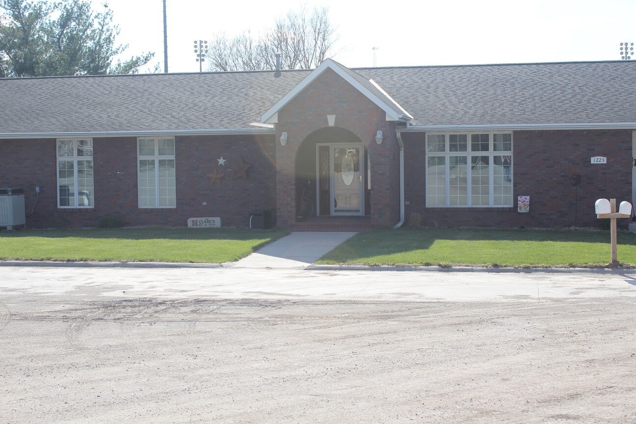 1223 Q St Auburn, NE 68305 Hospitality Property for Lease on