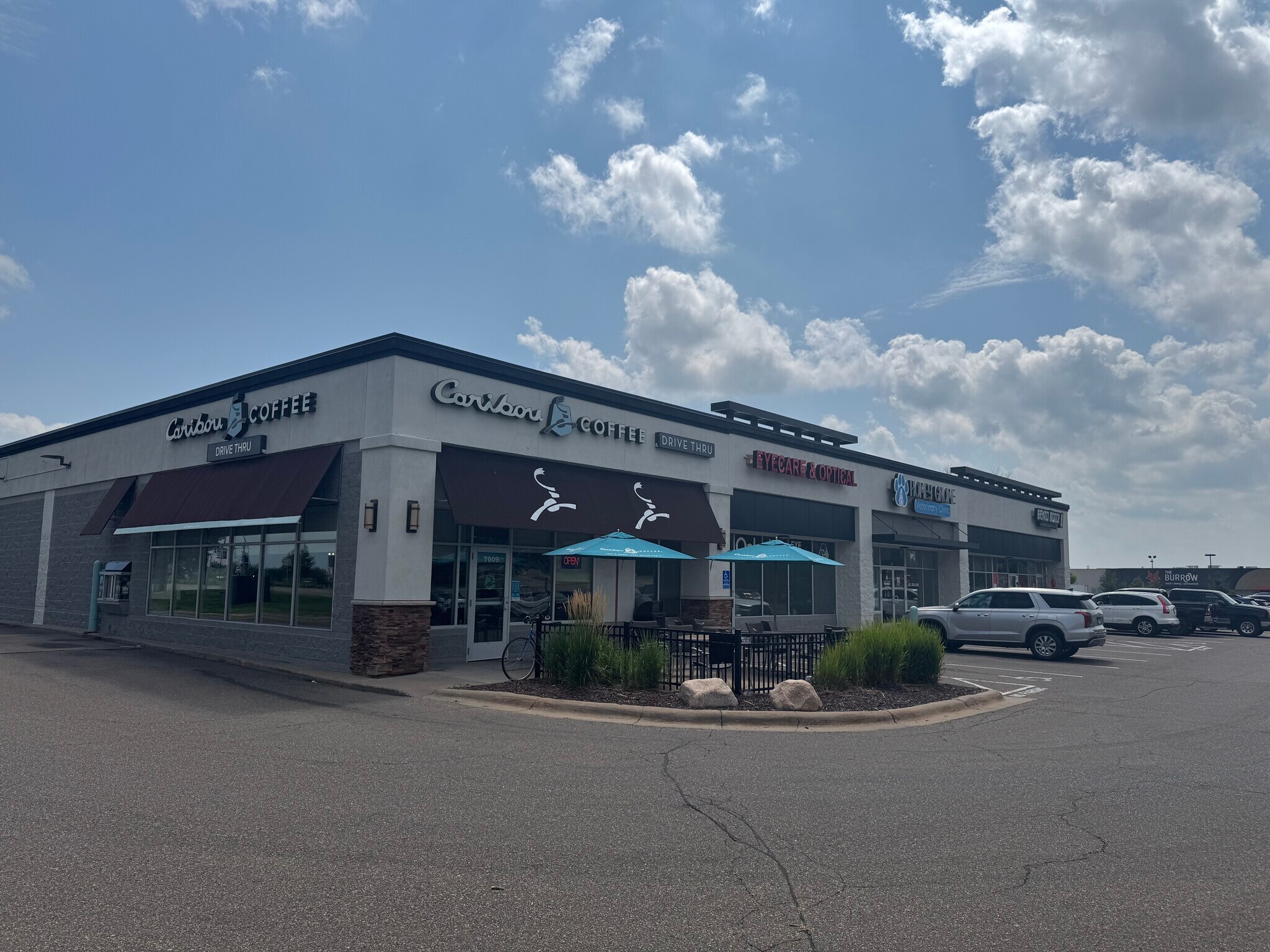 7009-7191 N 10th St, Oakdale, MN for Rent