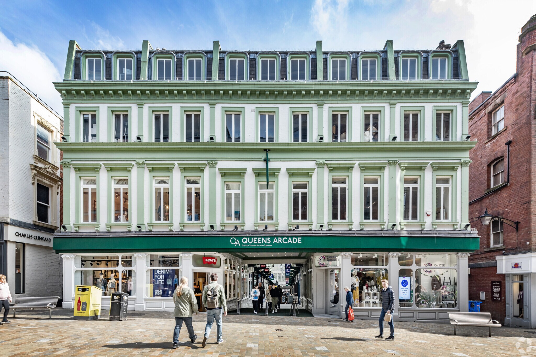 Briggate, Leeds, WYK for Rent