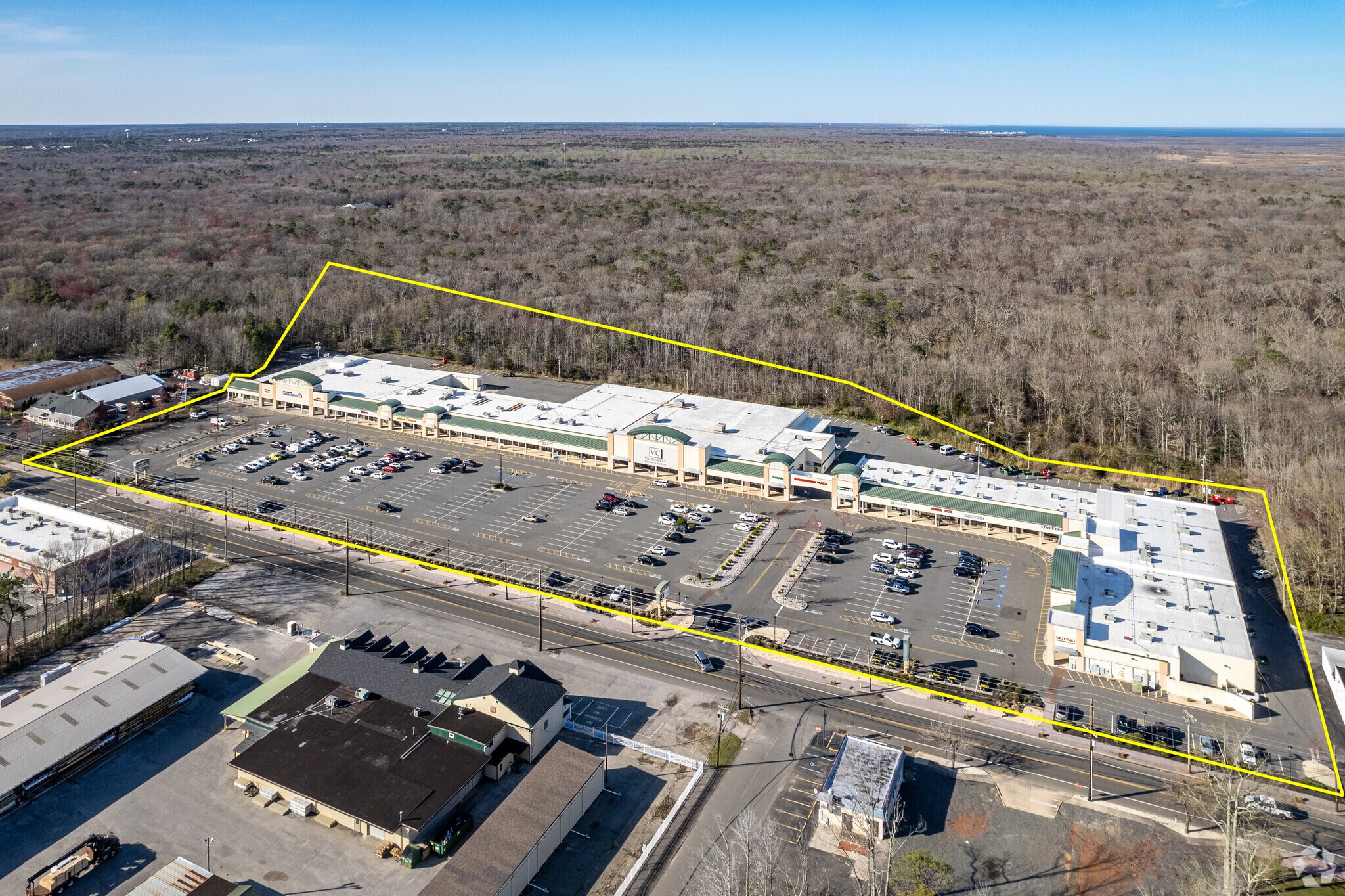 712 E Bay Ave Manahawkin, NJ 08050 Retail Property for Lease on