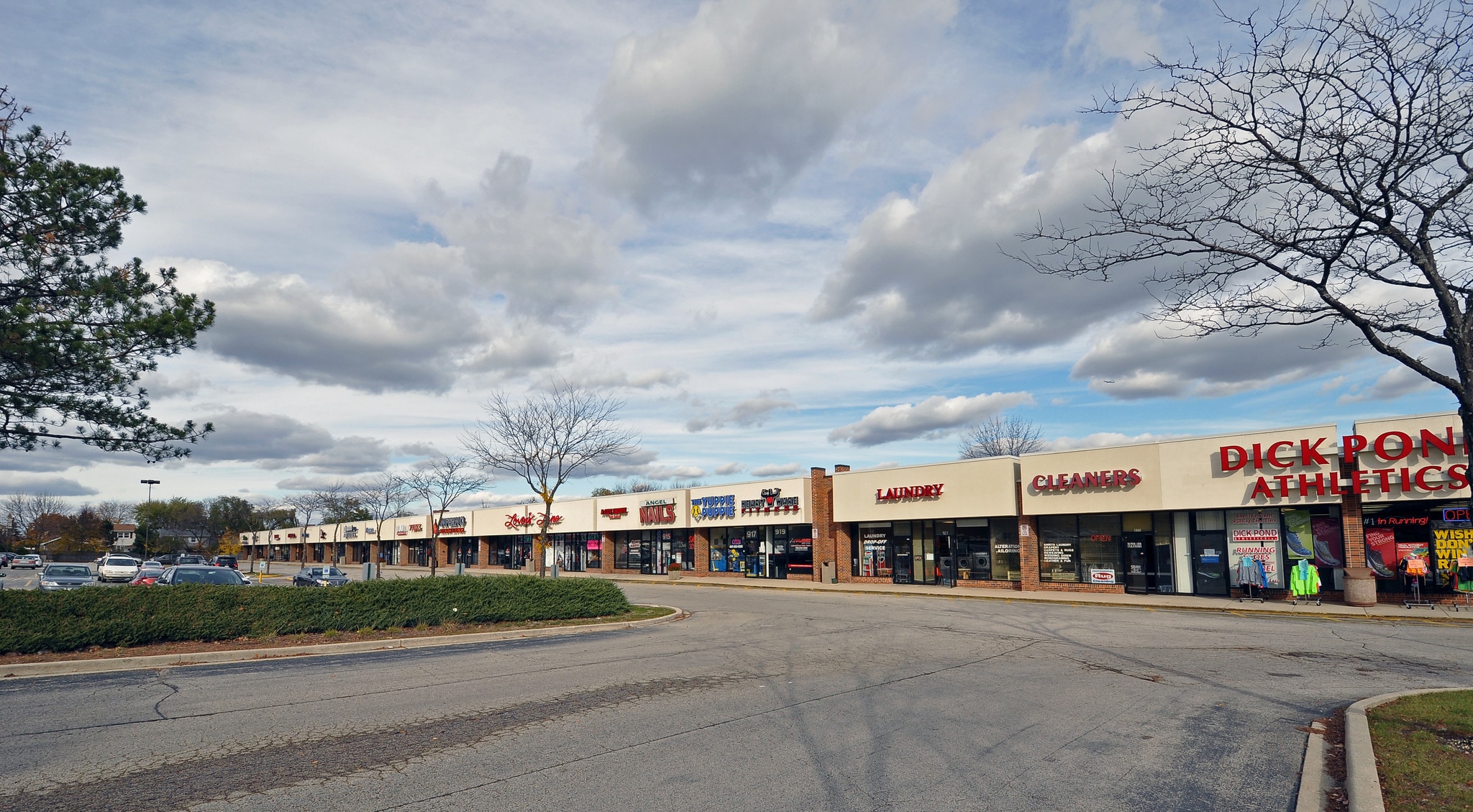 851-939 S Roselle Rd, Schaumburg, IL for Rent