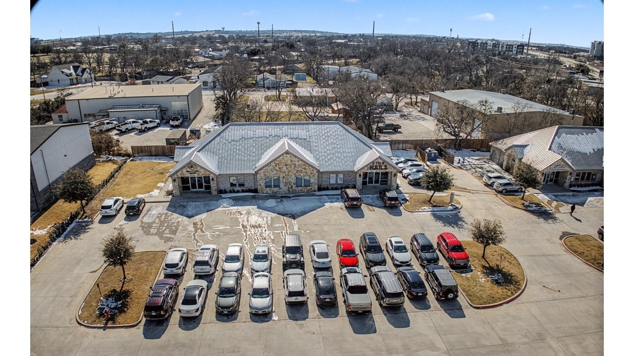 104 Countryview Dr, Roanoke, TX for Sale