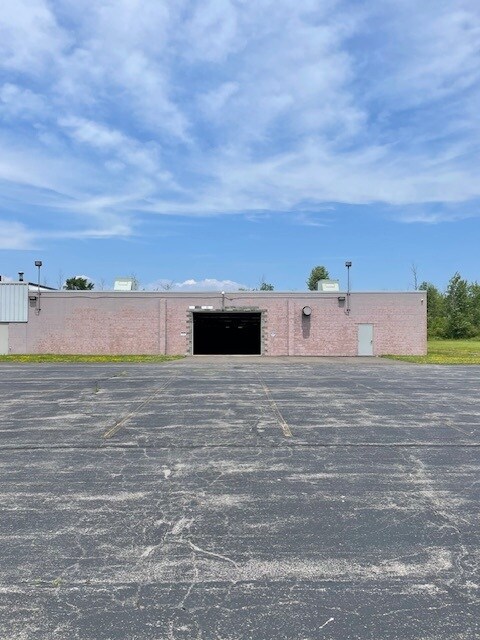 8061 Erie Rd, Derby, NY for Rent