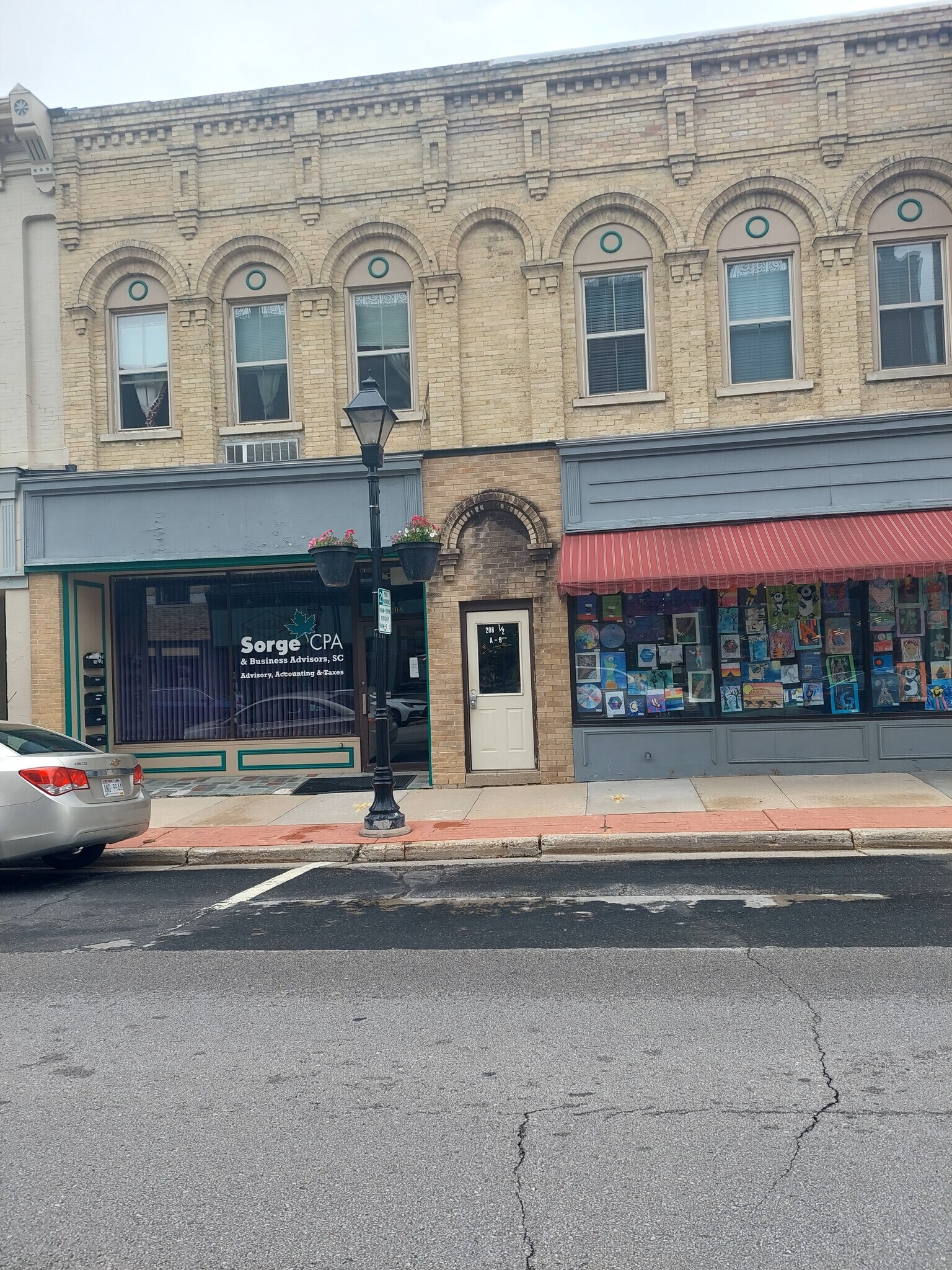 208 E Main St, Watertown, WI for Rent