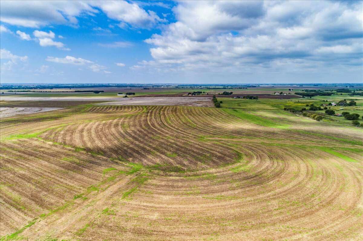 550 County Road 404, Taylor, TX for Sale