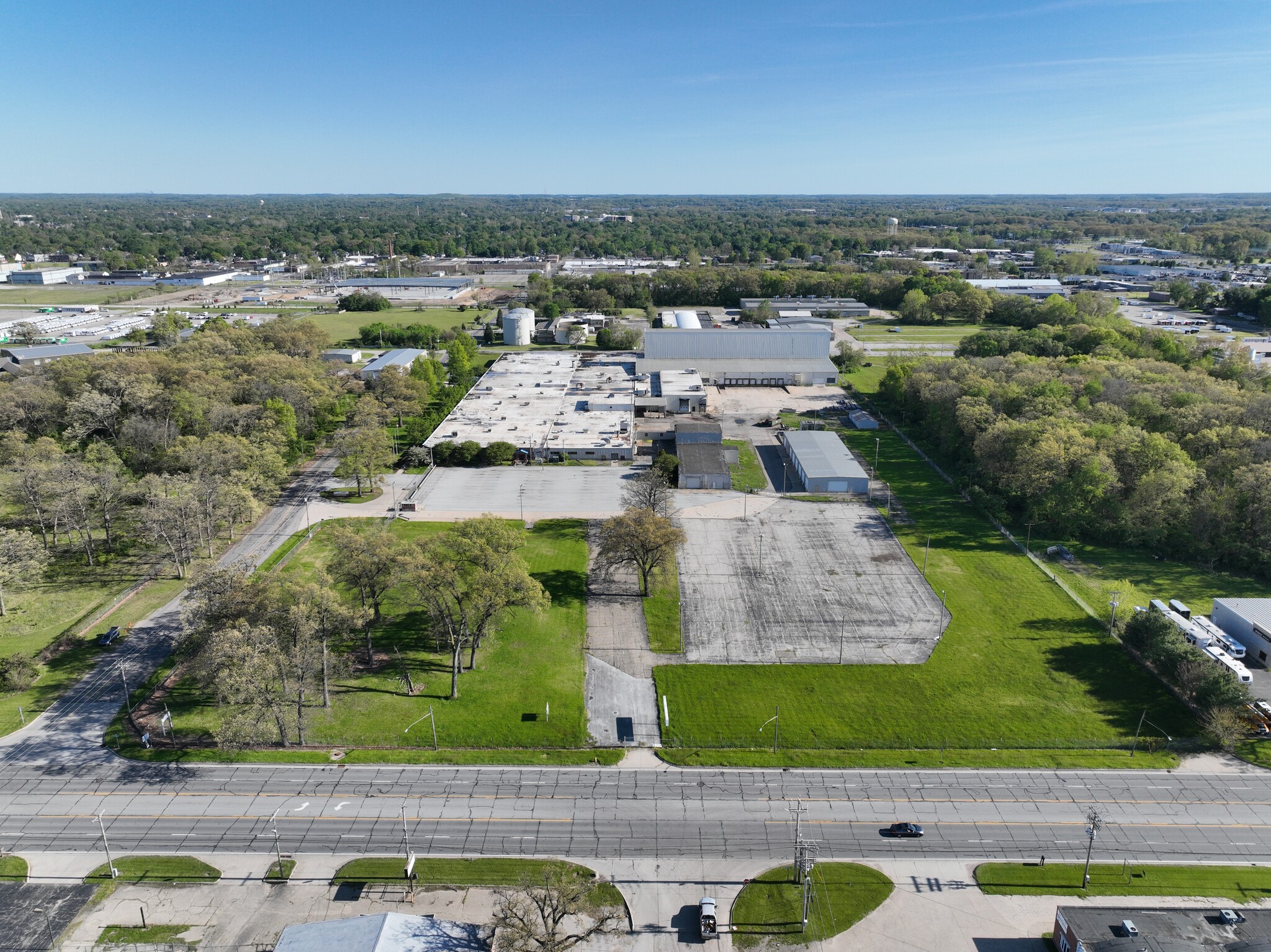 1255 Oak St, Elkhart, IN for Sale