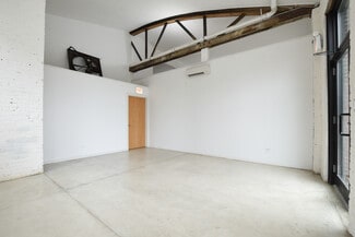 Chicago, IL Retail - 3801 W Fullerton Ave