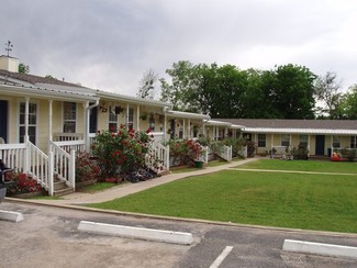 Burnet, TX Apartments - 304-330 S Hill St