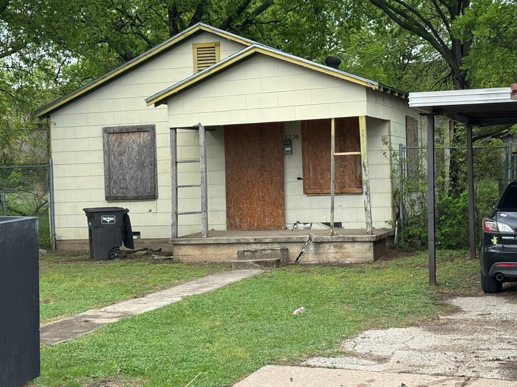 3220 Joyce Dr, Fort Worth, TX for Sale