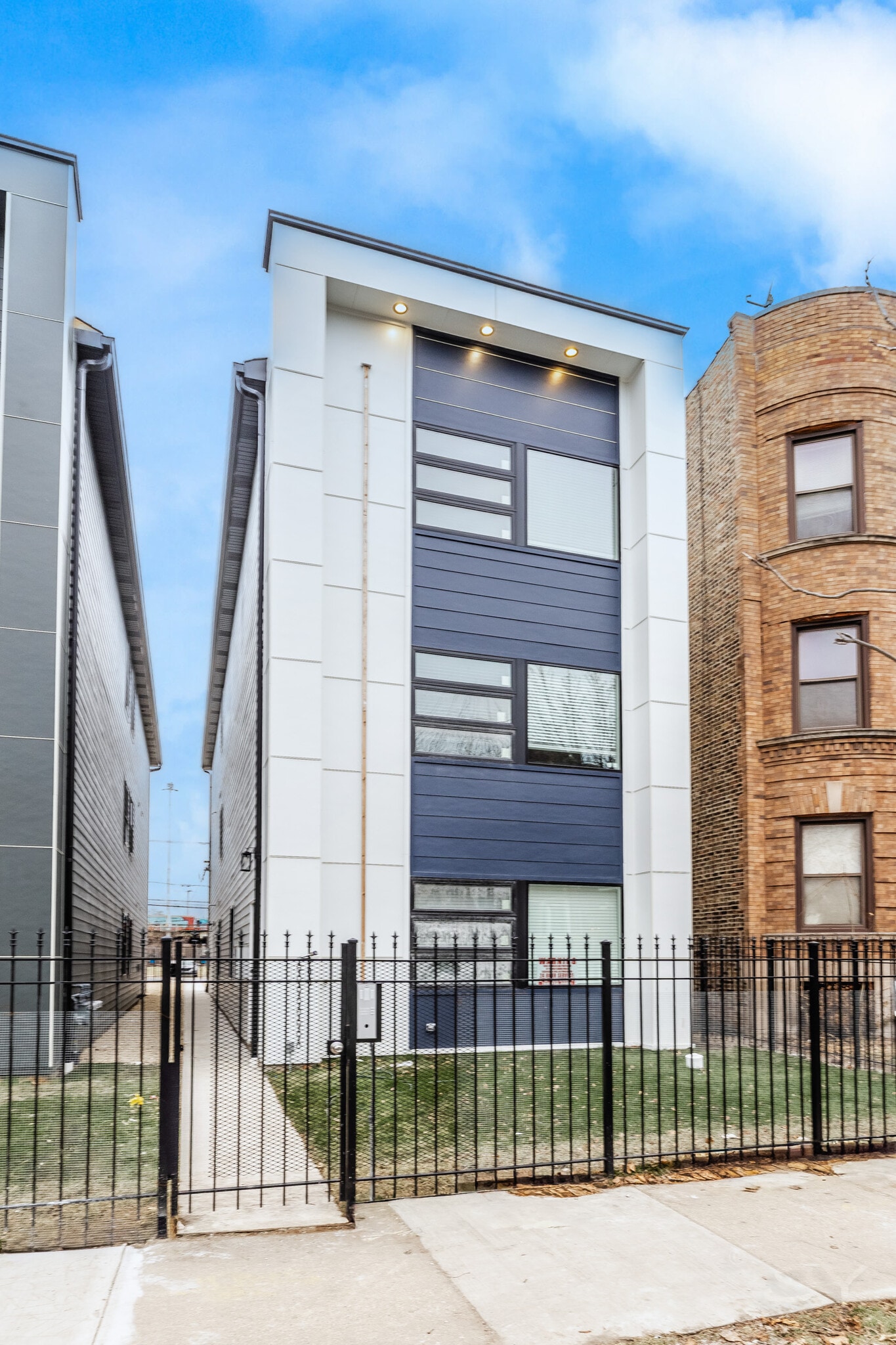 6220 S King Dr, Chicago, IL for Sale