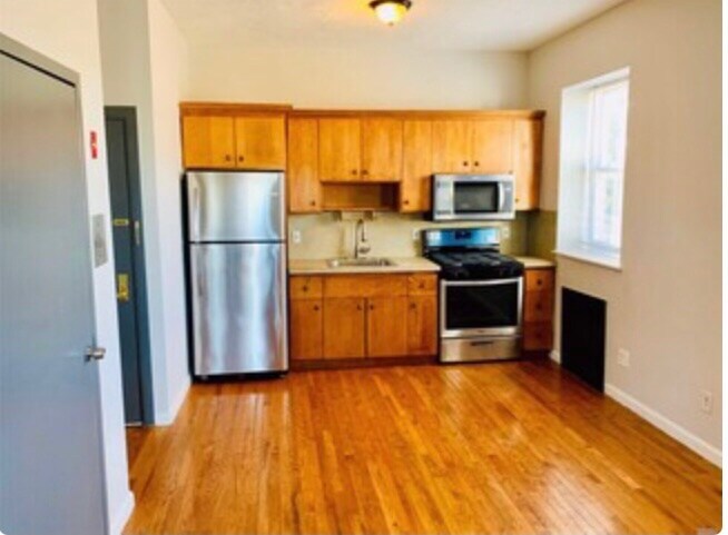 576 Ridgewood Ave, Brooklyn, NY for Rent