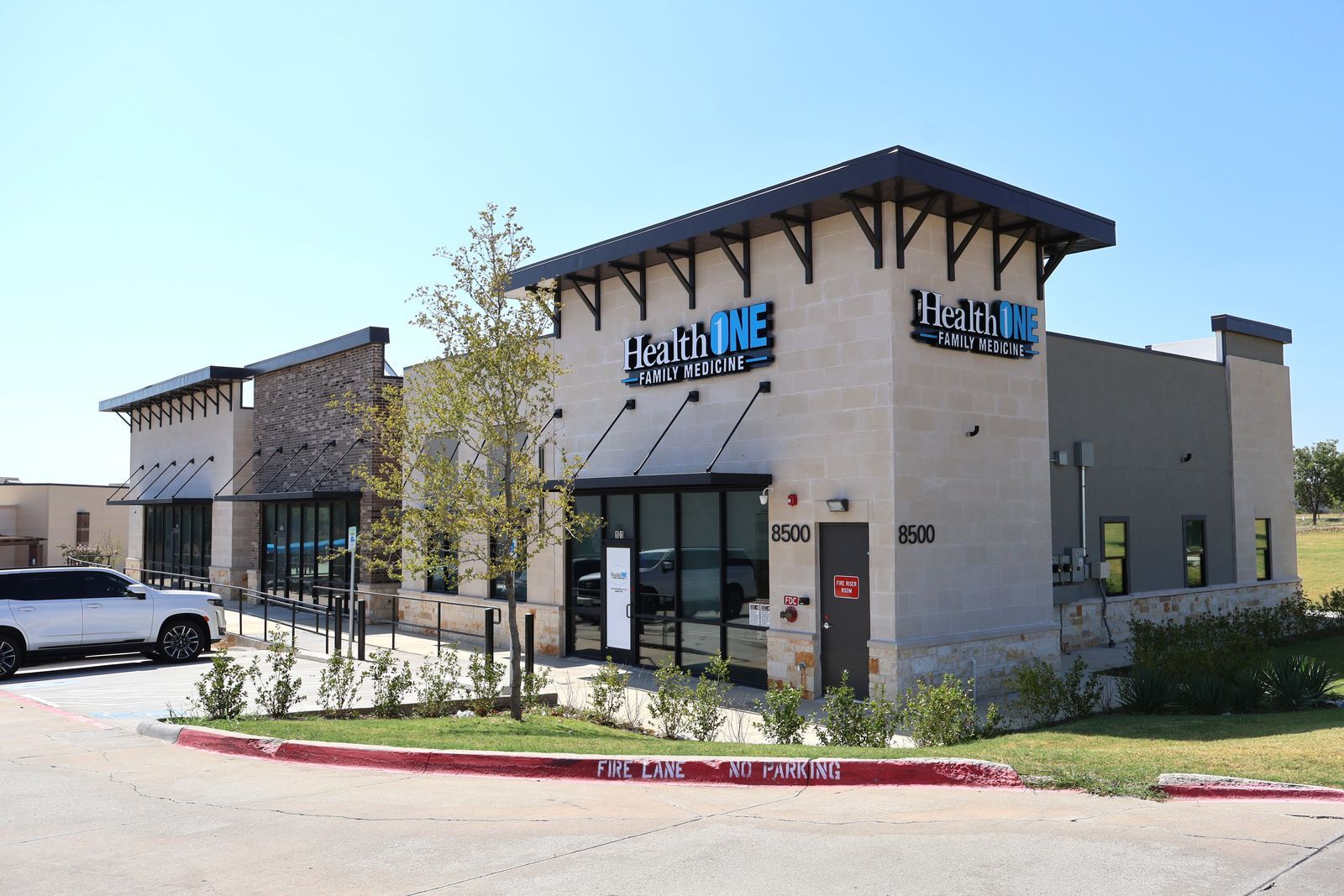 8500 Olympus Blvd, Irving, TX for Rent