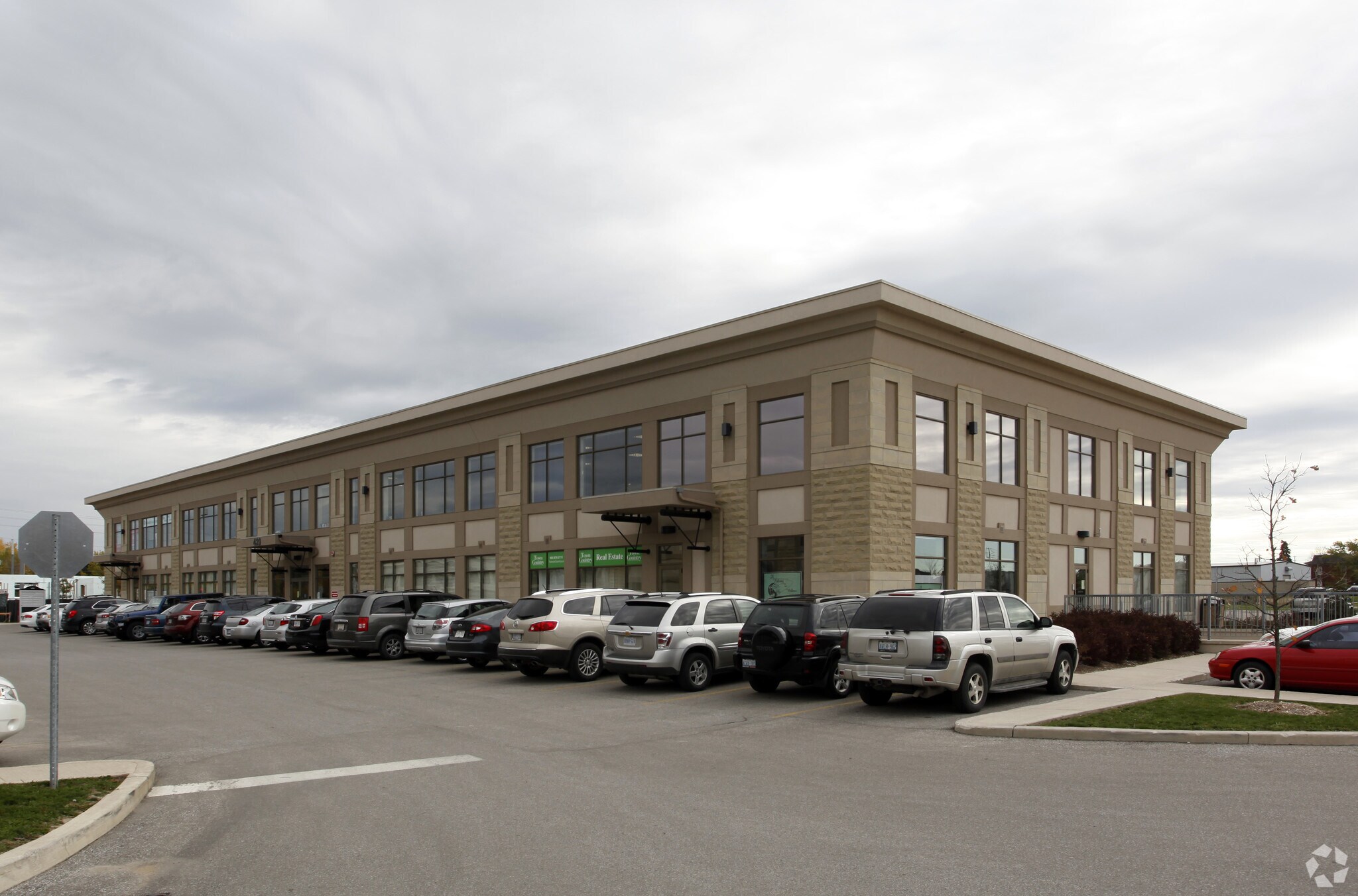 420 Bronte St S, Milton, ON for Sale