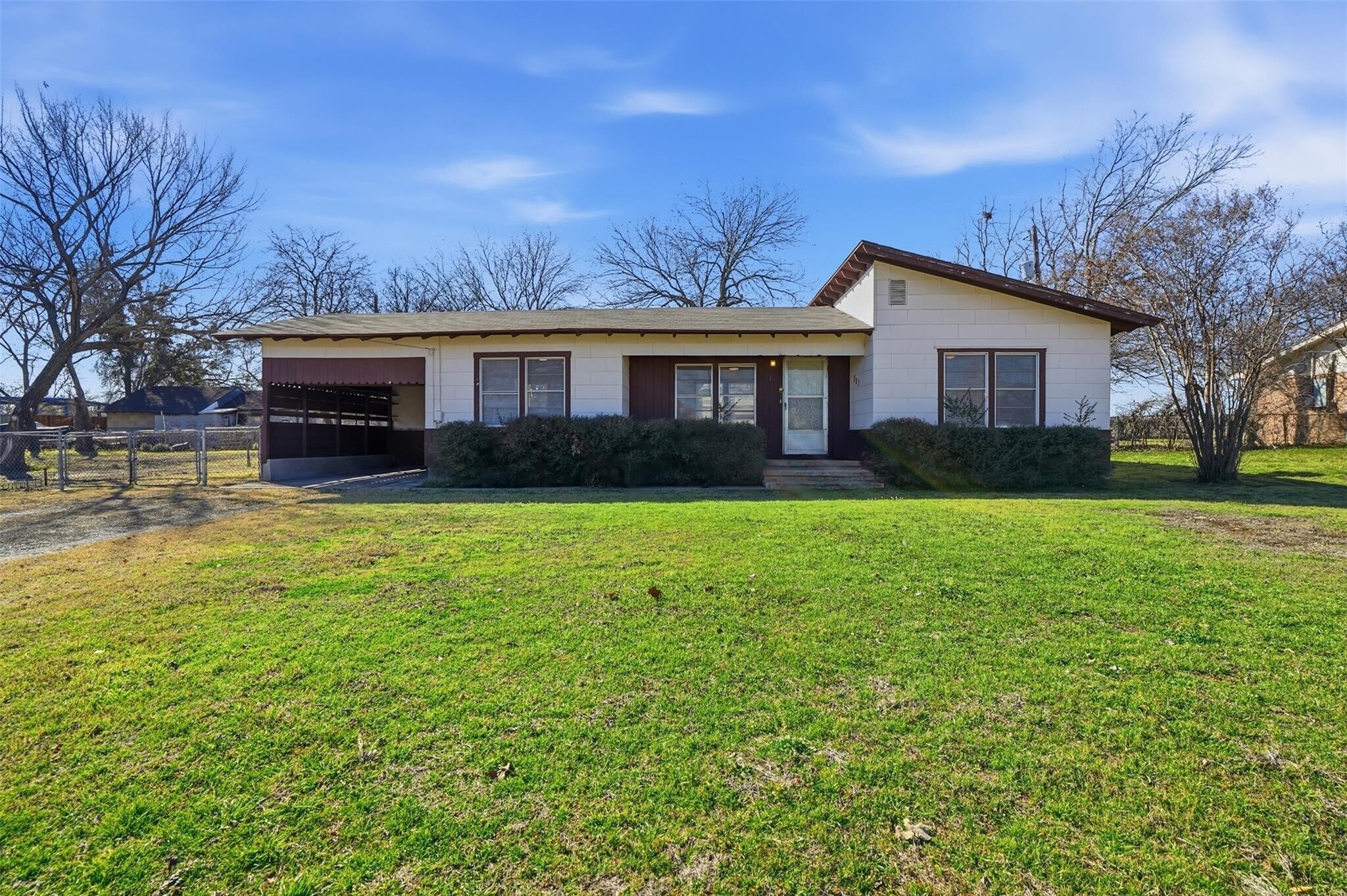 321 W Highway 199, Springtown, TX for Sale