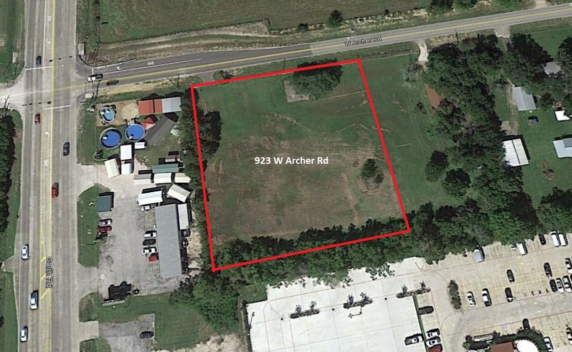 923 W Archer Rd, Baytown, TX for Sale