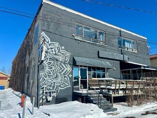 Cowansville, QC Freestanding - 156-158 Léopold Rue