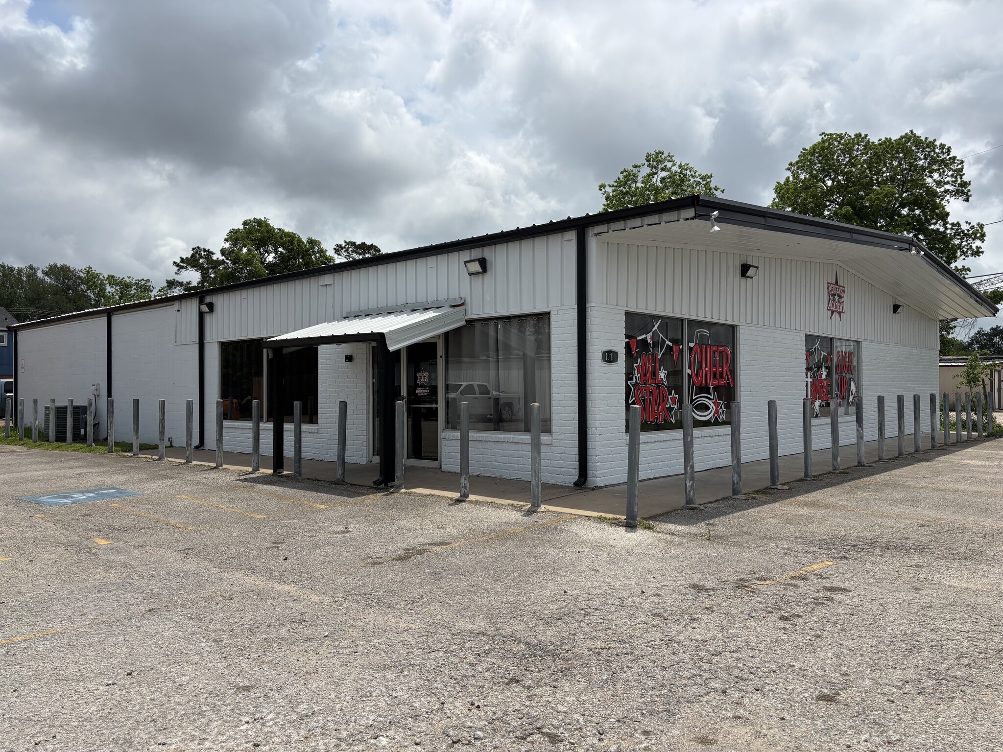 1913 S Gordon St, Alvin, TX for Rent