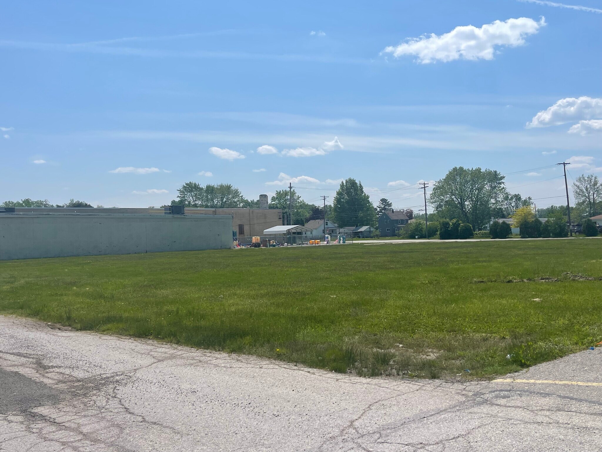 2500 Woodville Rd, Northwood, OH for Rent