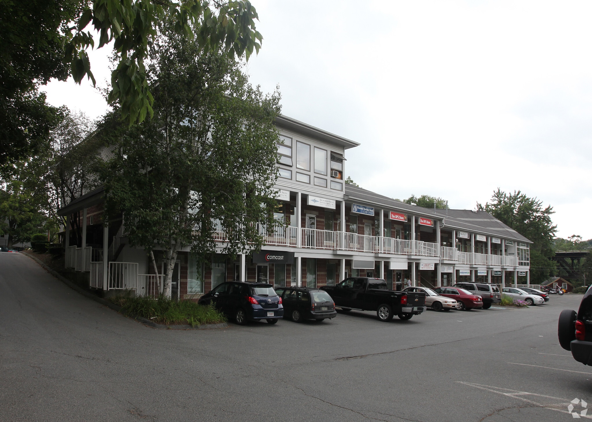 21 Mohawk Trl, Greenfield, MA for Rent