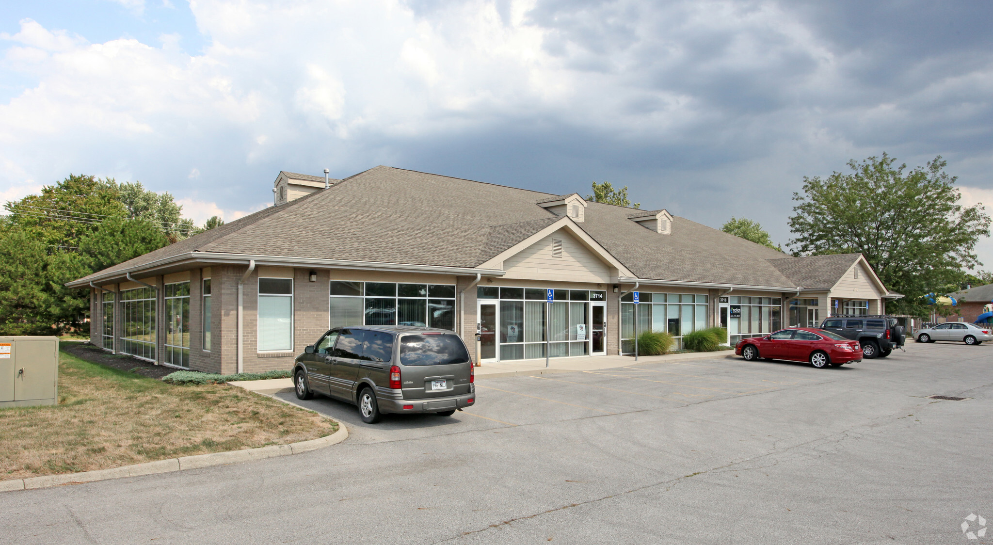 3712-3718 Ridge Mill Dr, Hilliard, OH for Rent