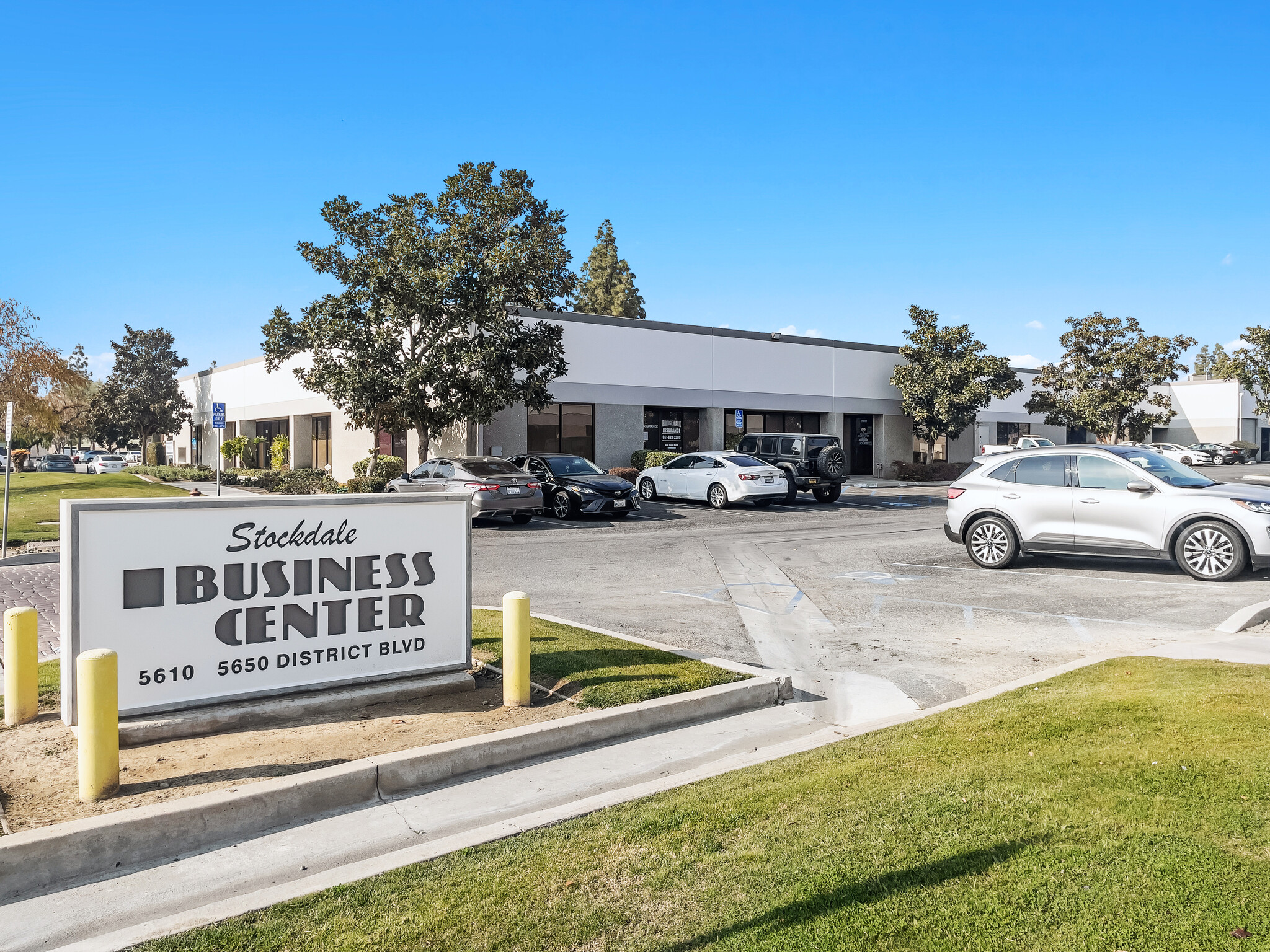 5640 District Blvd, Bakersfield, CA for Rent