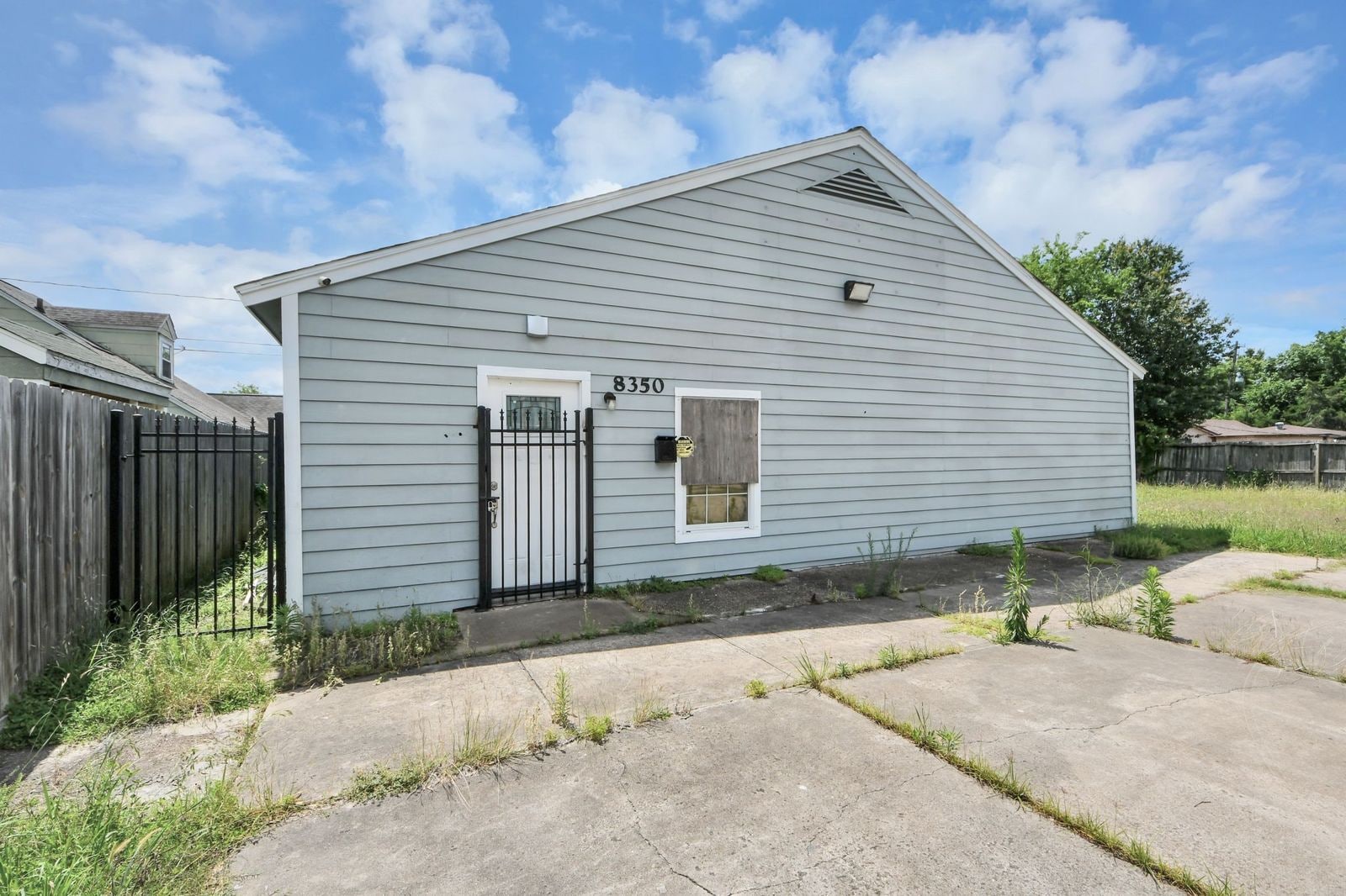 8346 Howard Dr, Houston, TX for Sale