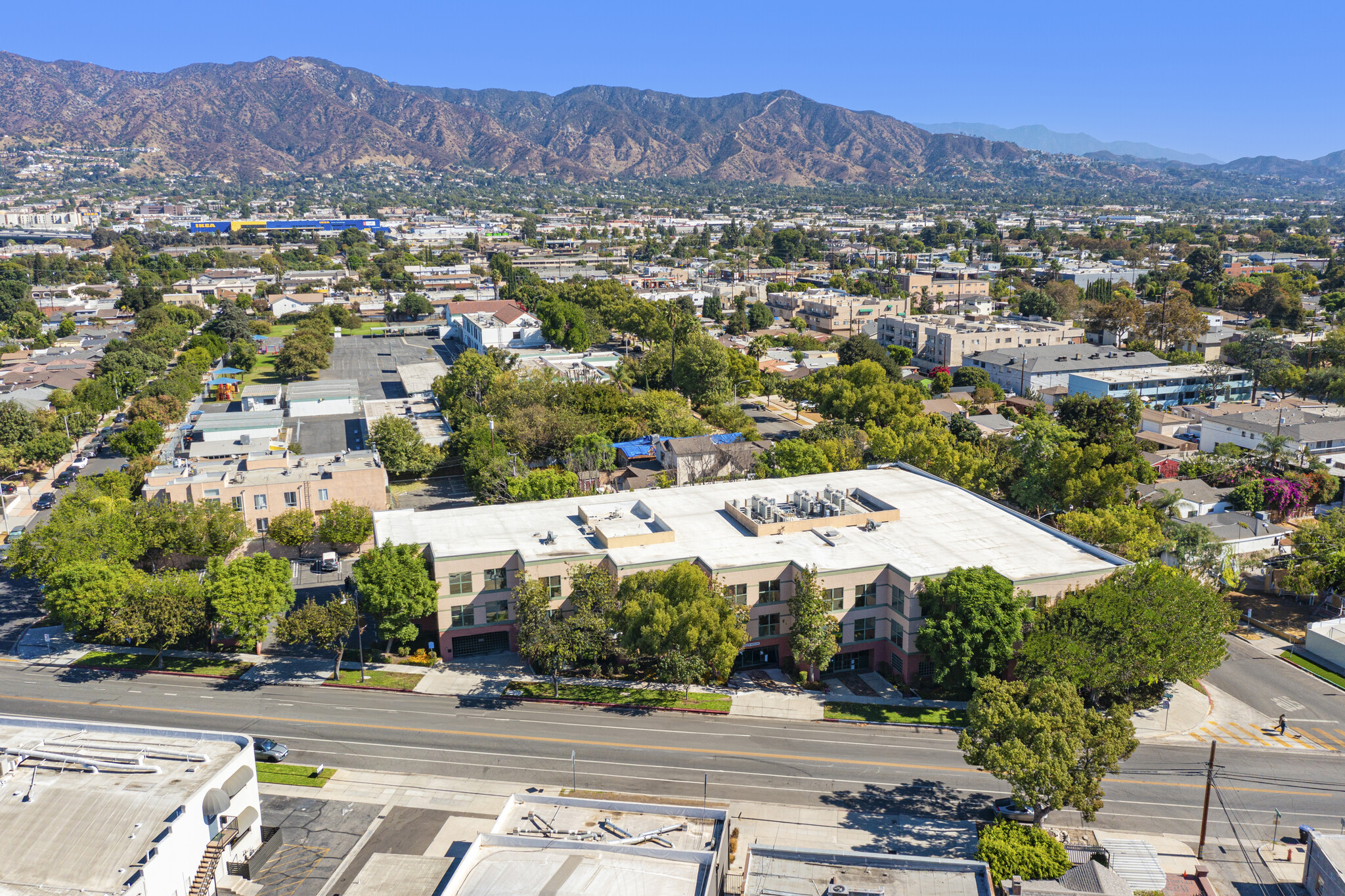 800 S Main St, Burbank, CA for Rent