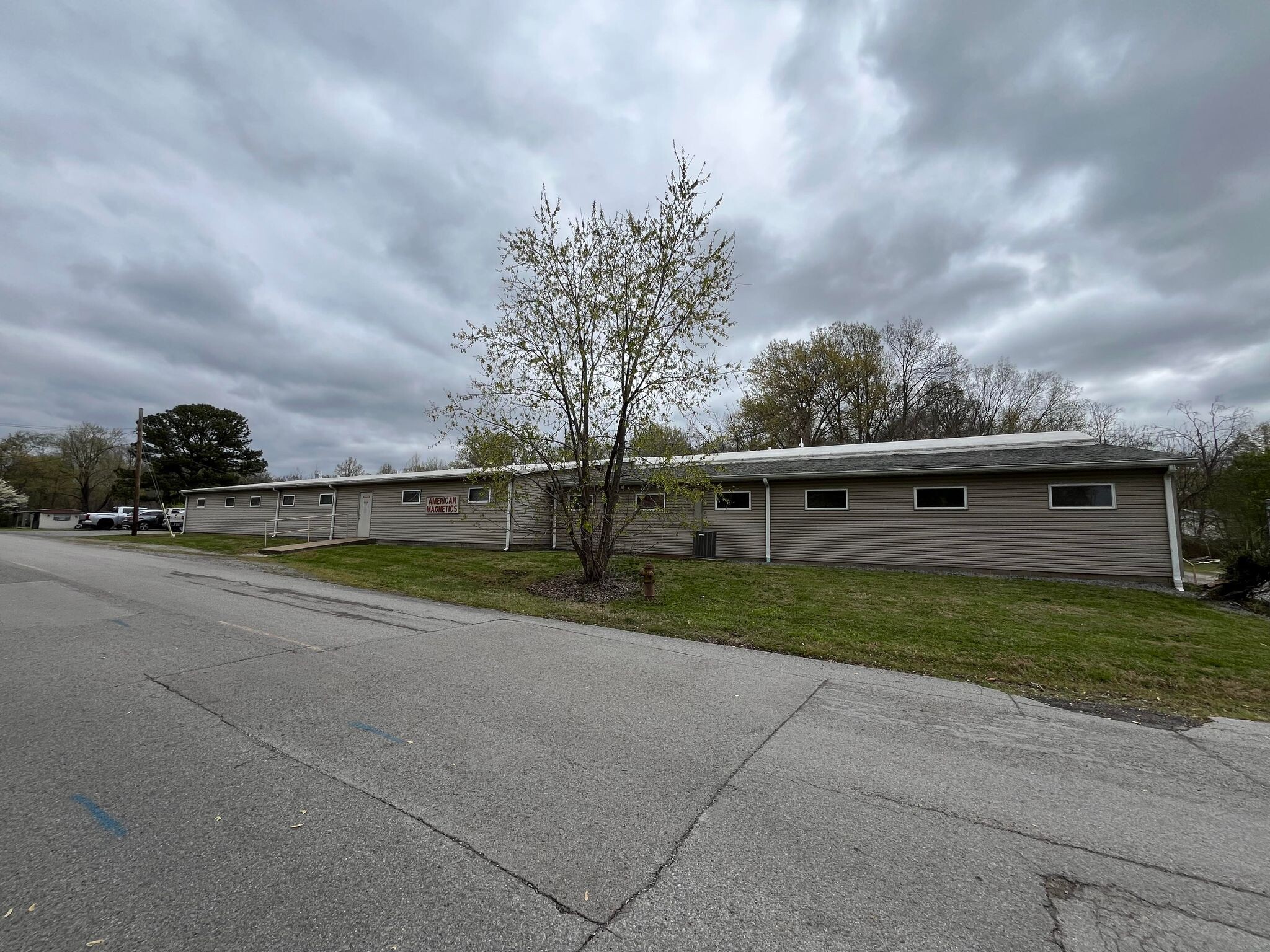 512 S Jackson St, Carterville, IL for Sale