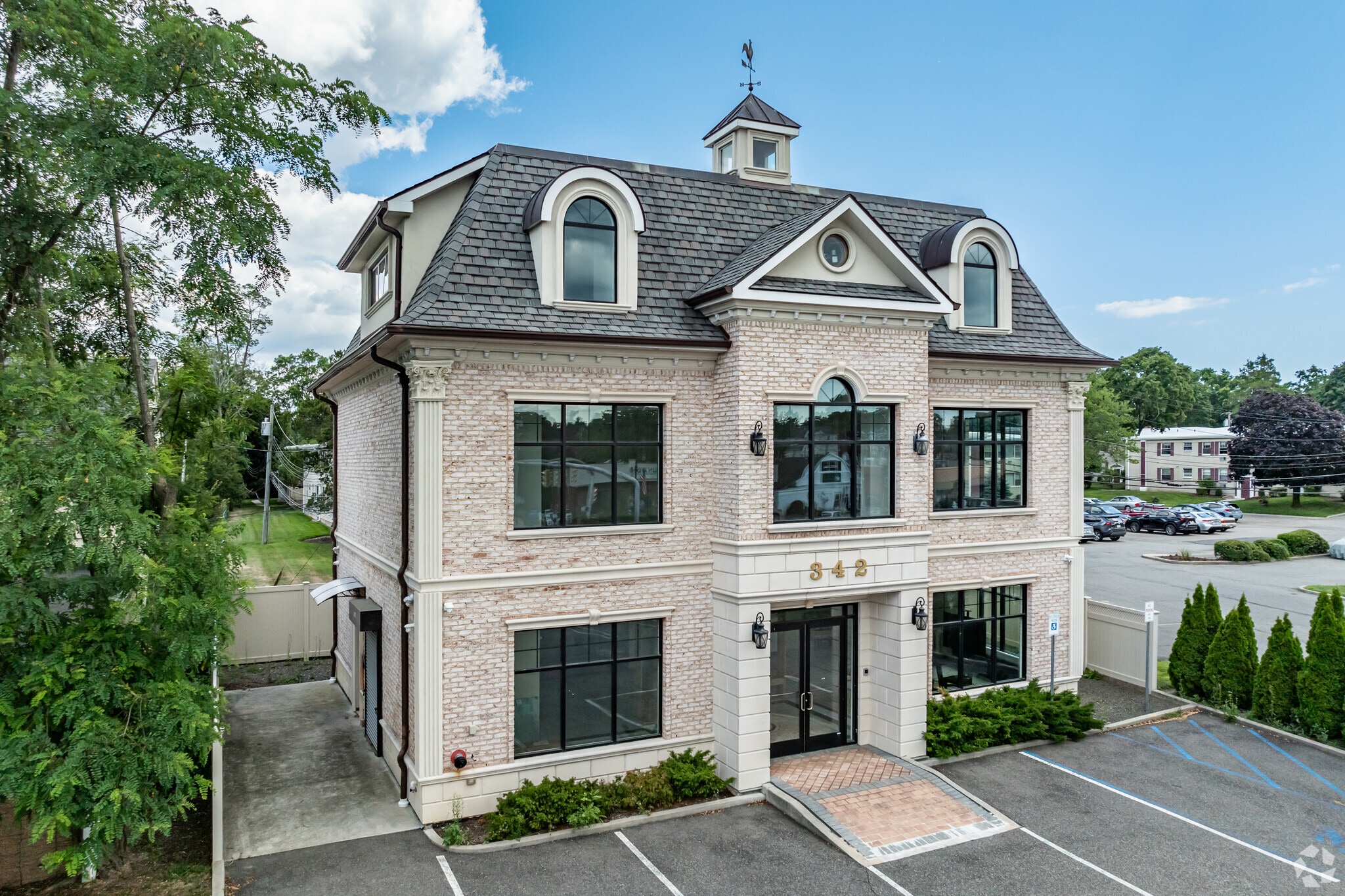 342 Post Ave, Westbury, NY for Rent