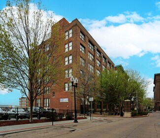 Kansas City, MO undefined - 412 W 8th St