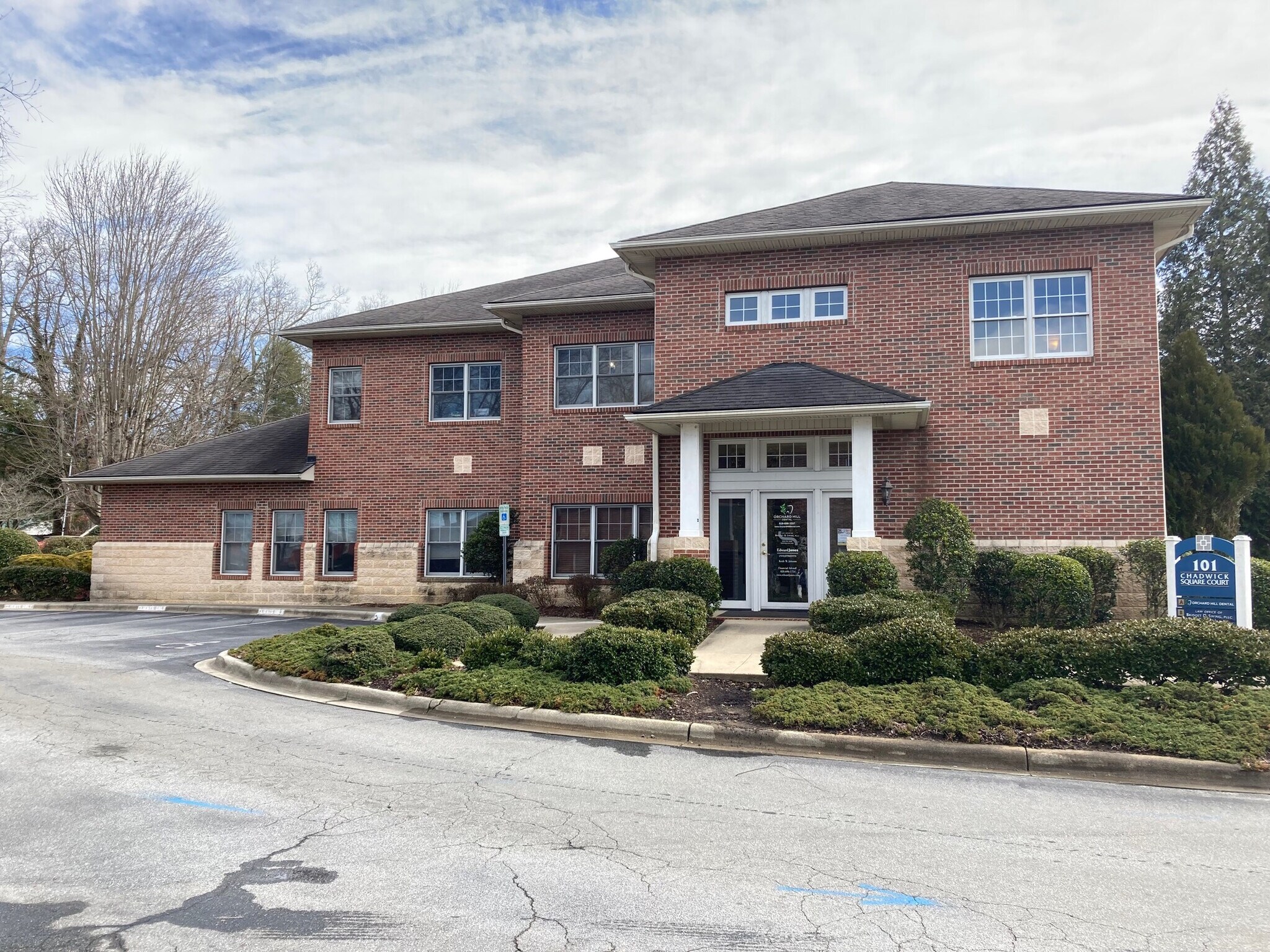 101 Chadwick Square Ct Hendersonville, NC 28739 Office Property for