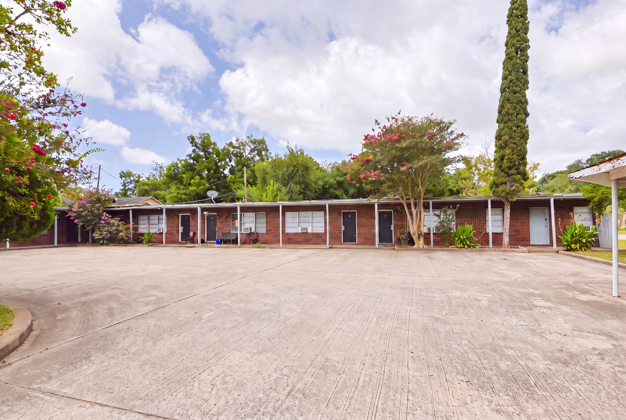 1101 Demolay St, La Marque, TX for Sale