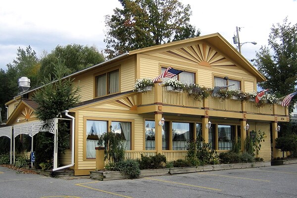 1834 Shelburne Rd, South Burlington, VT for Rent