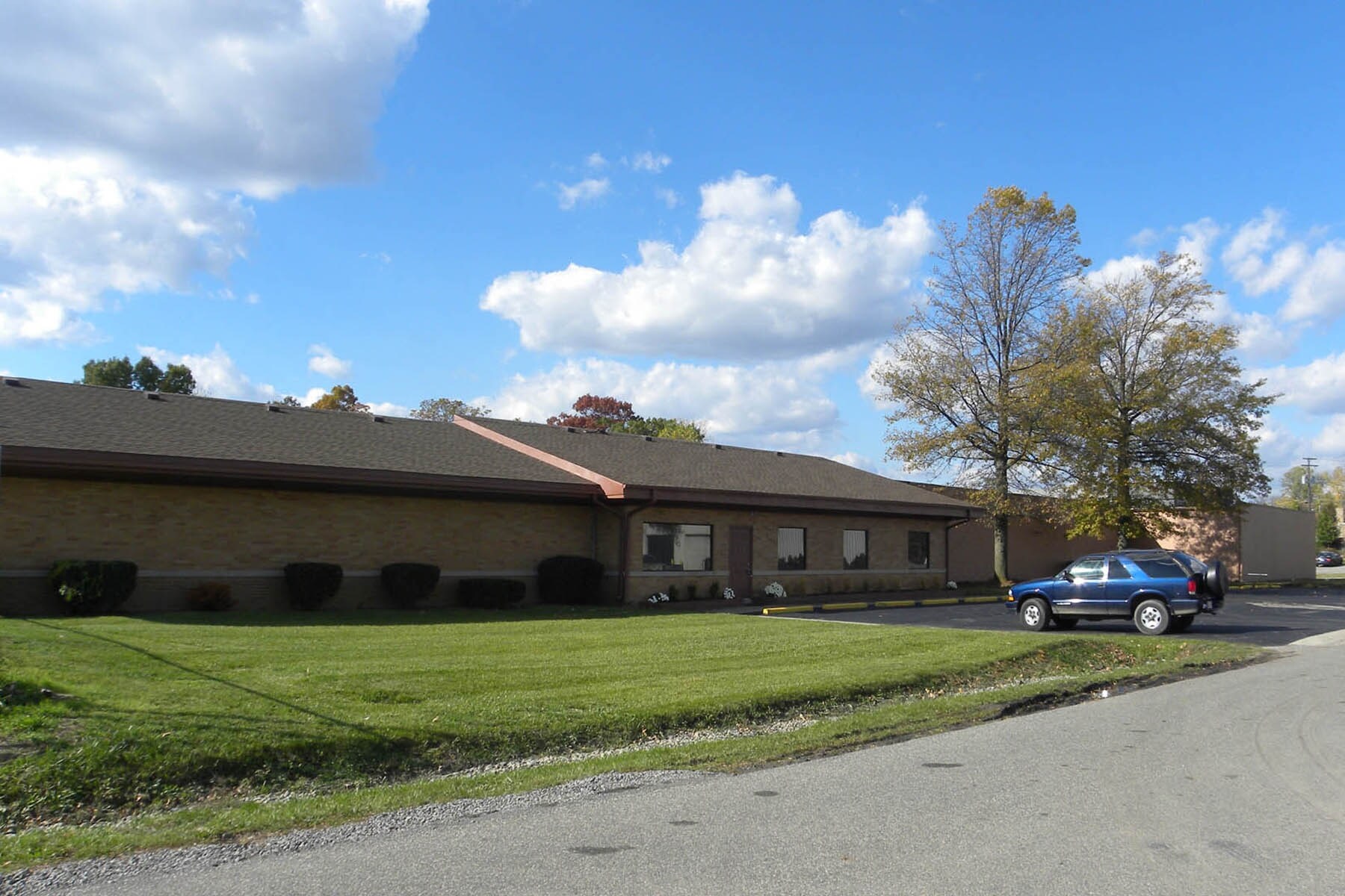 1179 Sylvertis Dr Waterford, MI 48328 Industrial Property for Lease