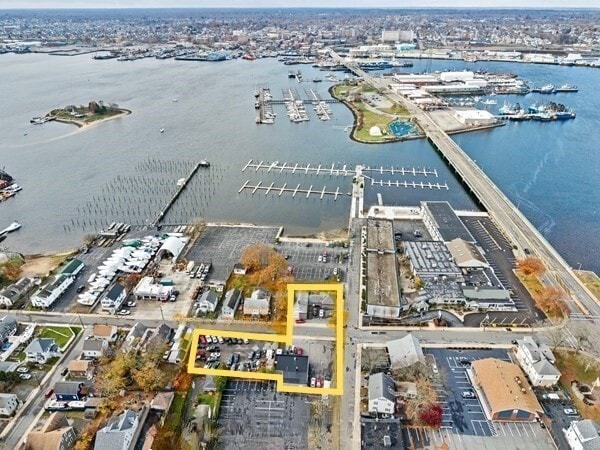 98 Middle St, Fairhaven, MA for Sale