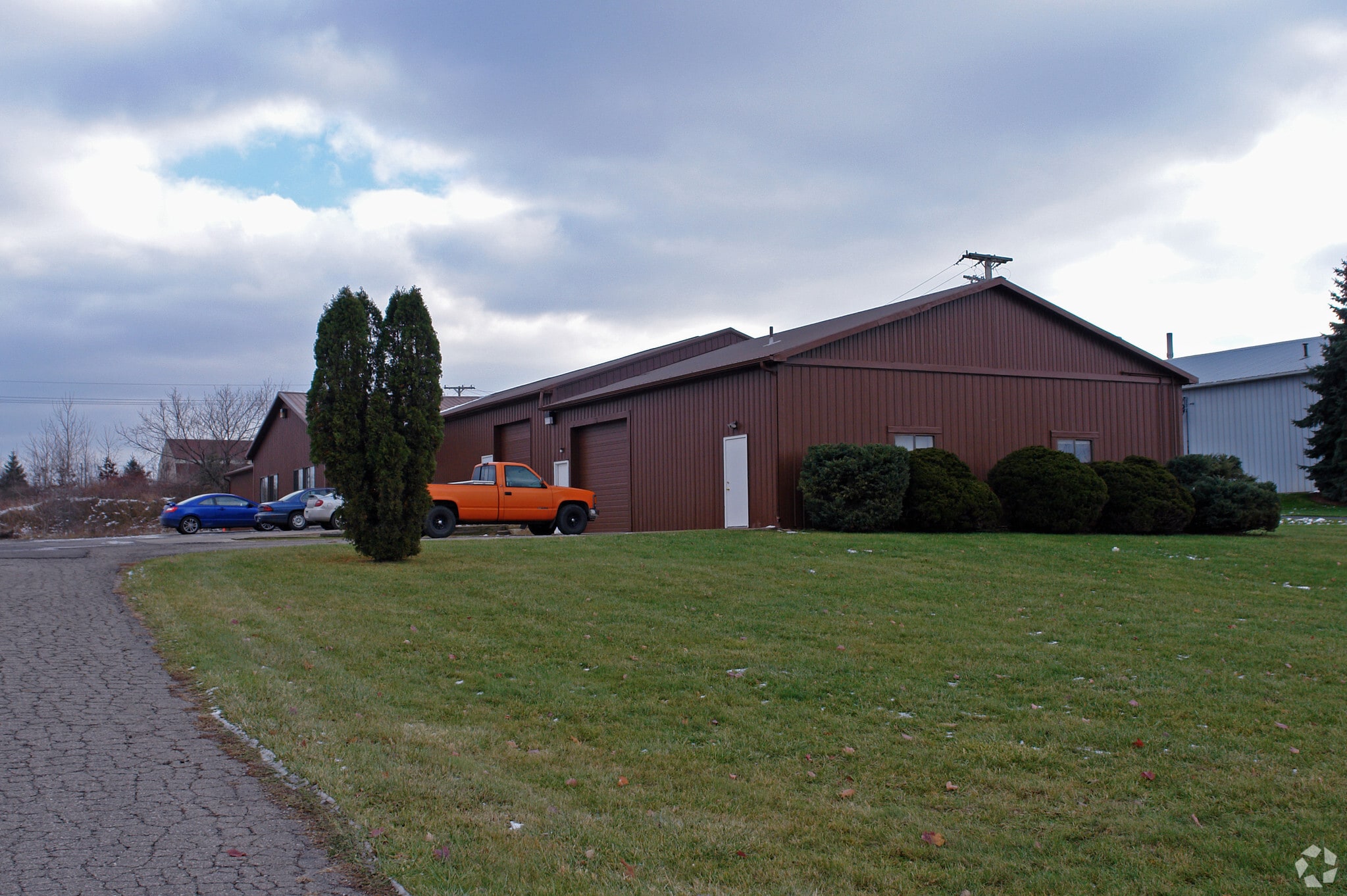 1321-1325 Grand Oaks Dr, Howell, MI for Rent