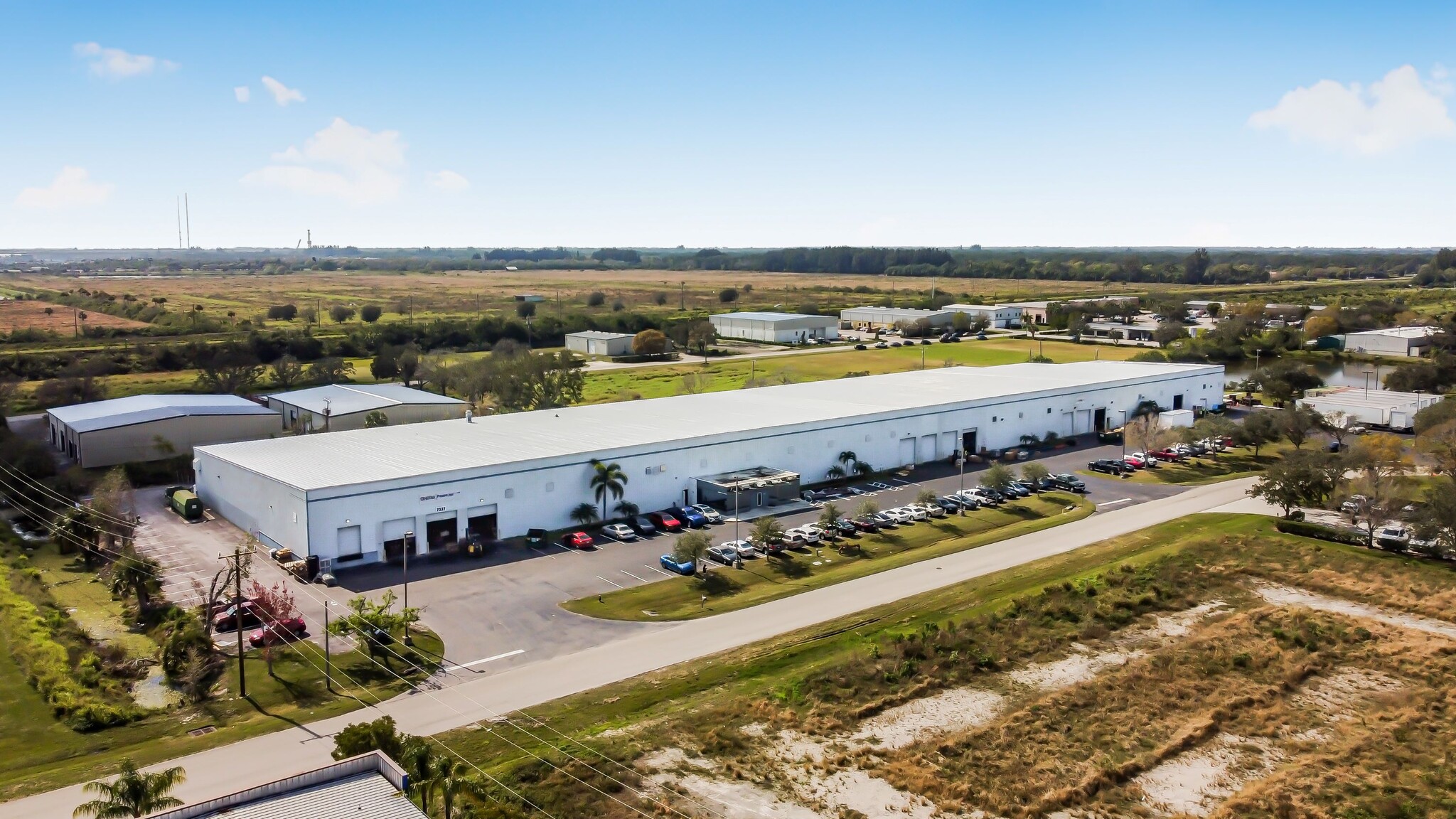 7337-7339 Commercial Cir, Fort Pierce, FL for Sale