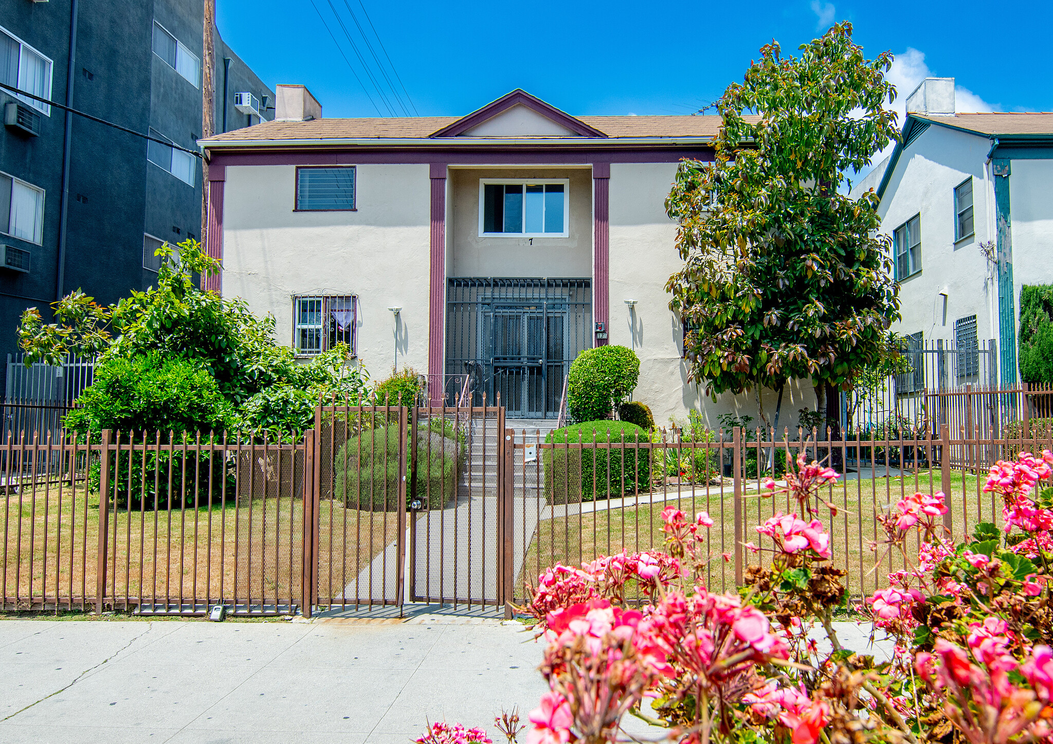 137 S La Fayette Park Pl, Los Angeles, CA for Sale