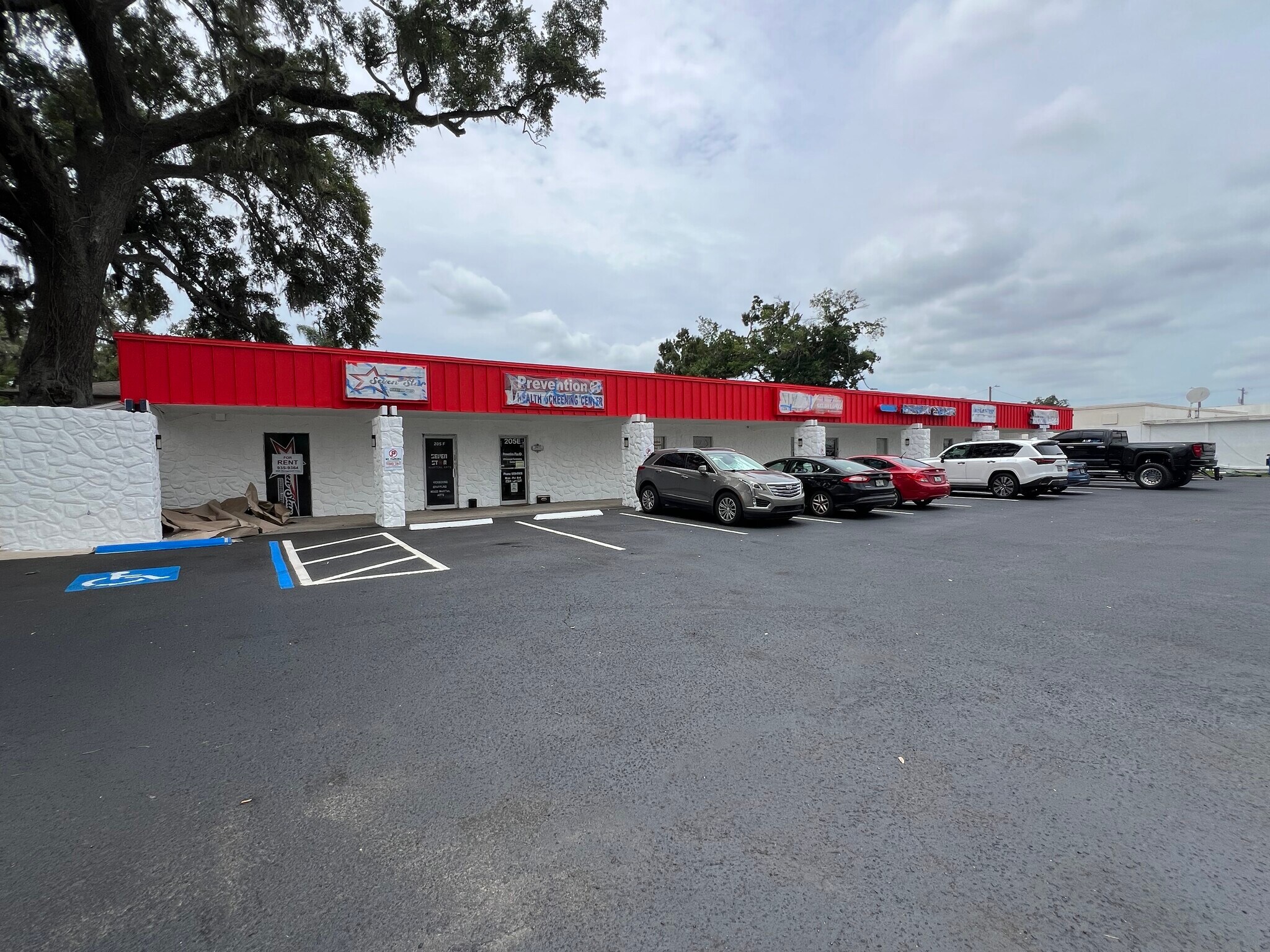 205 E Brandon Blvd, Brandon, FL for Rent