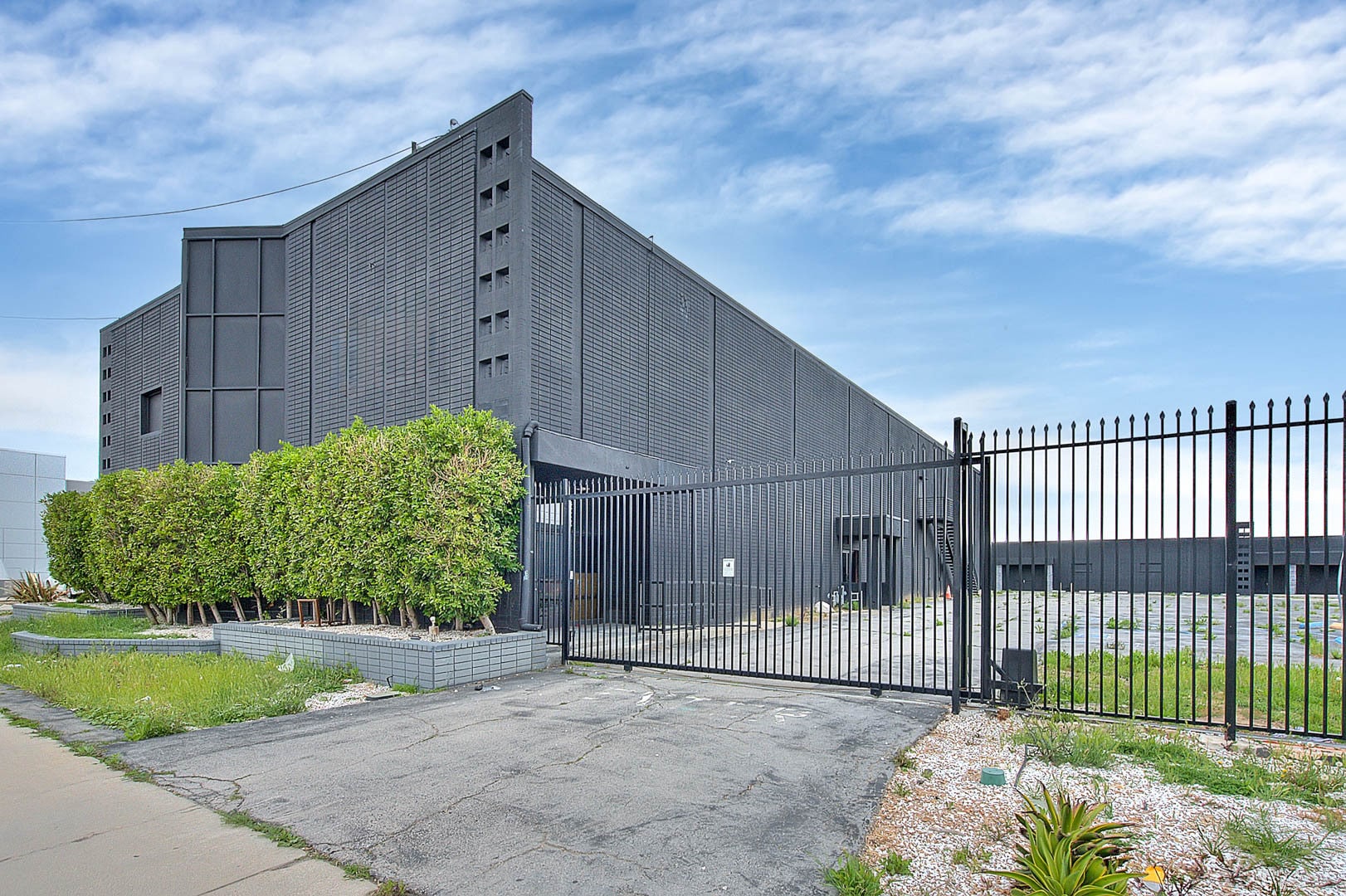 6840-6842 Hayvenhurst Ave, Van Nuys, CA for Sale